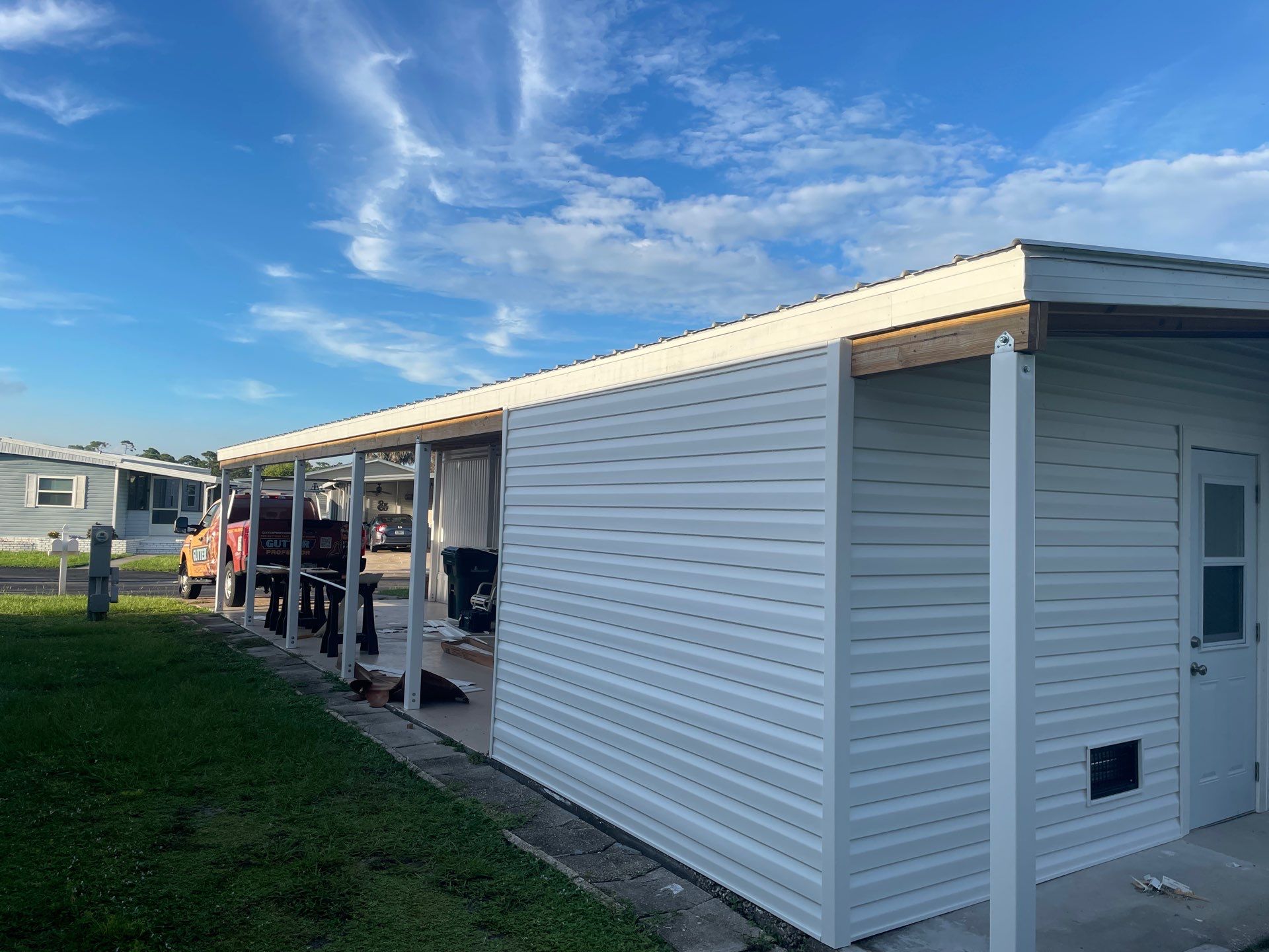 6 inch Aluminum Seamless Gutters in Englewood FL by Gutter Professors