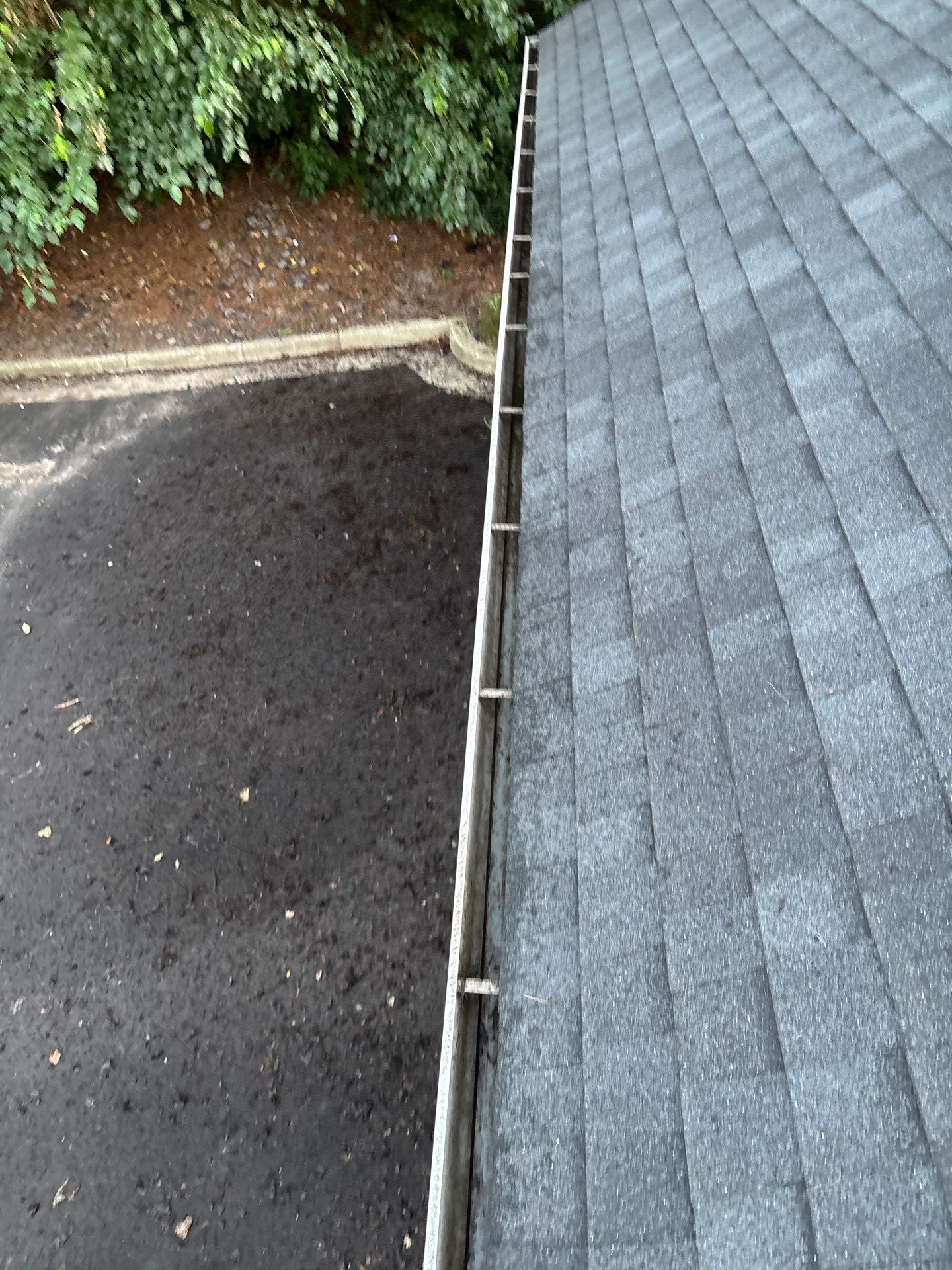 HOA gutter cleaning after photo.
