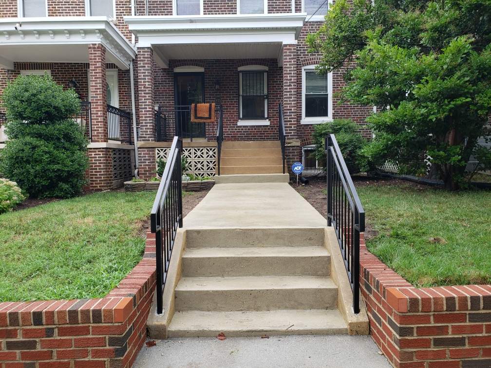 Traditional Vertical Picket Iron Railings – Residential Exterior – Washington, DC by Capitol Iron Works
