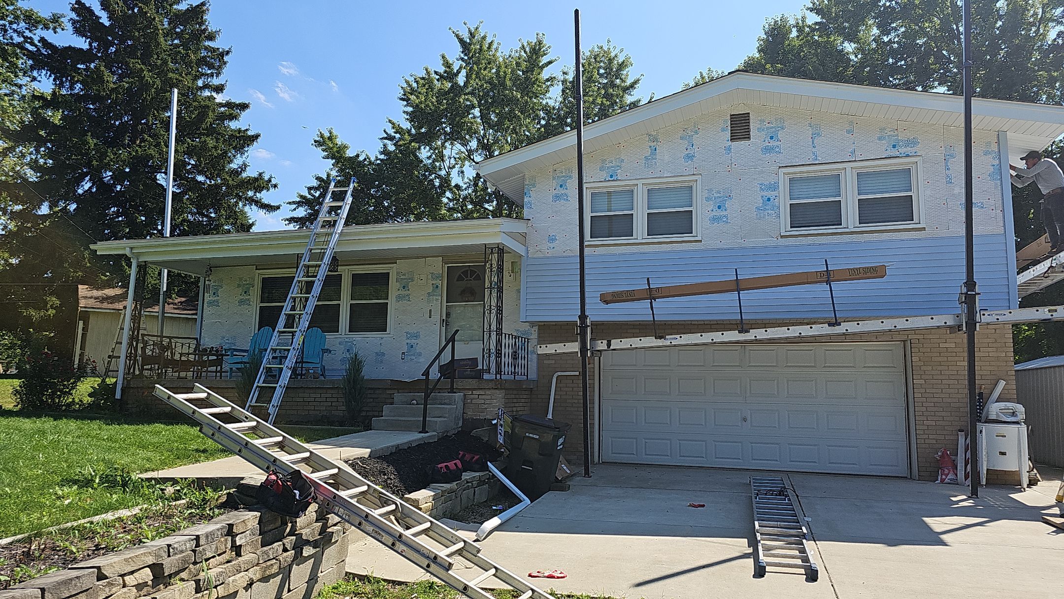 Polaris HomeView, Color: Coastal Sky by Eagle Eye Roofing