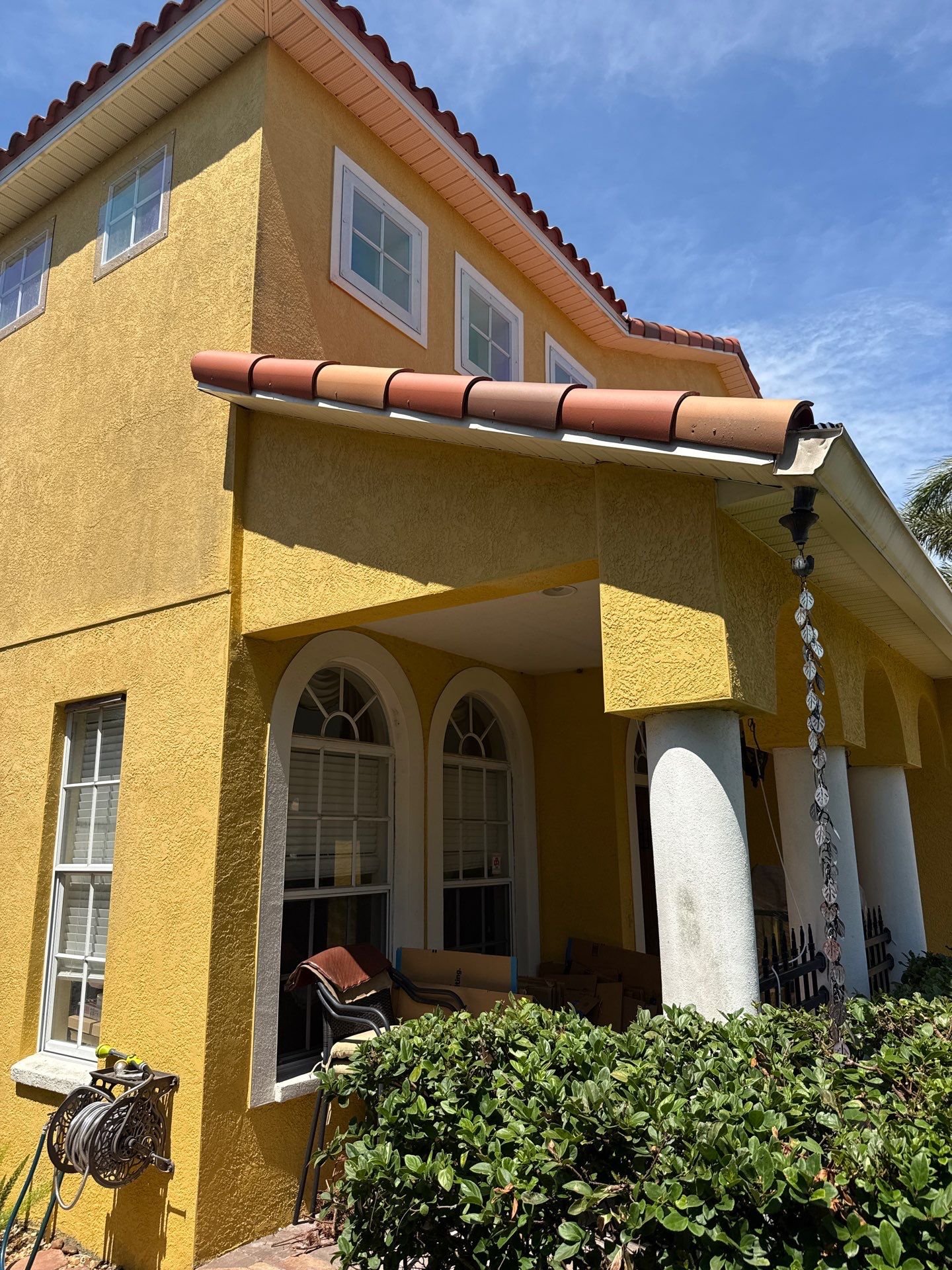 6 Inch Seamless Gutters using Gutter Guards in Tampa FL by Gutter Professors