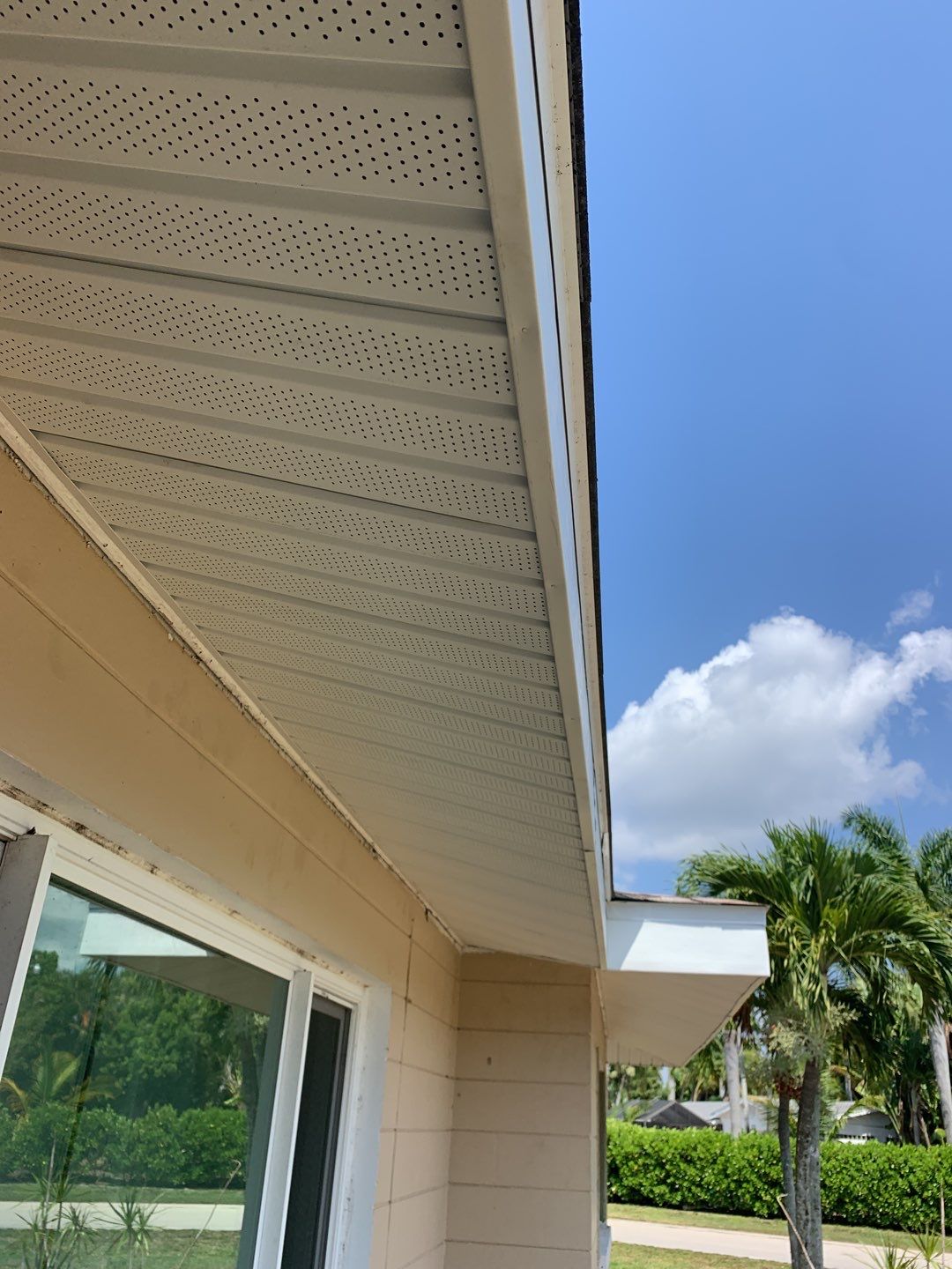 Soffit and Fascia Replacement in Fort Myers FL by Gutter Professors