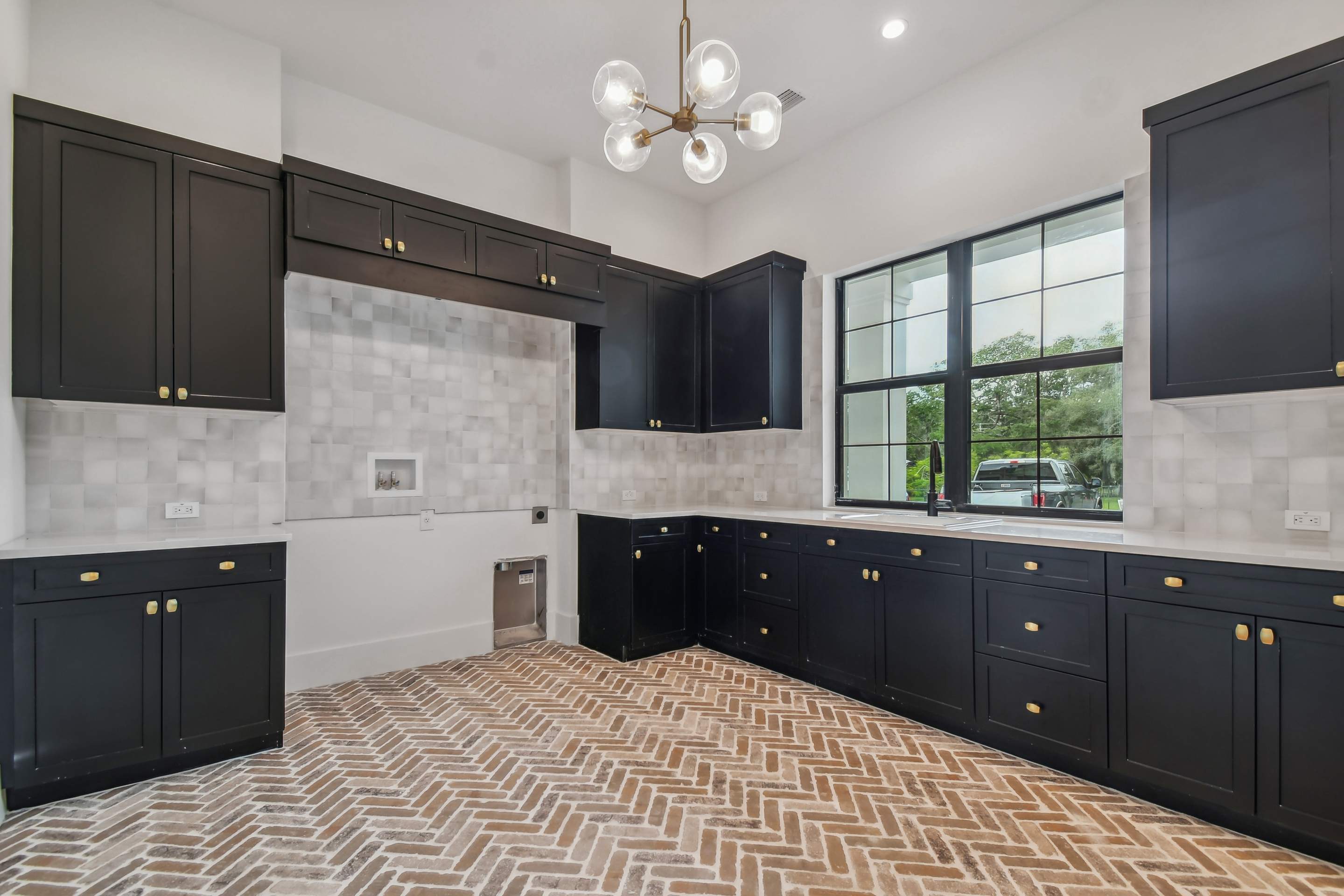Custom Kingston by Lyons Heritage Tampa, LLC