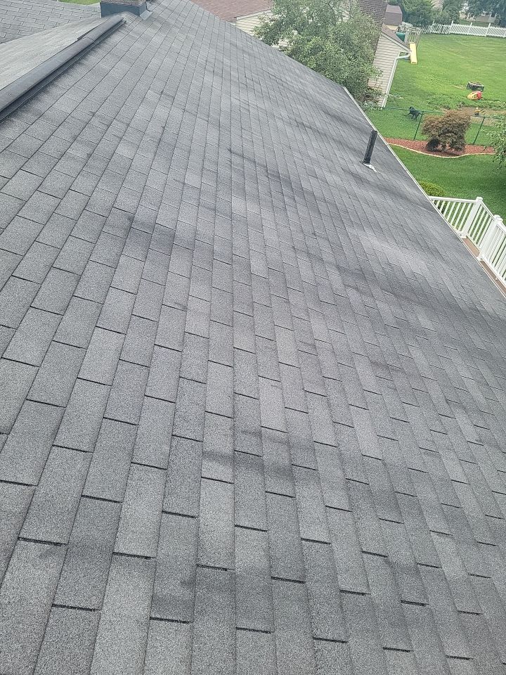 Brand: Atlas Pinnacle Color: Pristine Scotchgard Black Drip: White by Eagle Eye Roofing