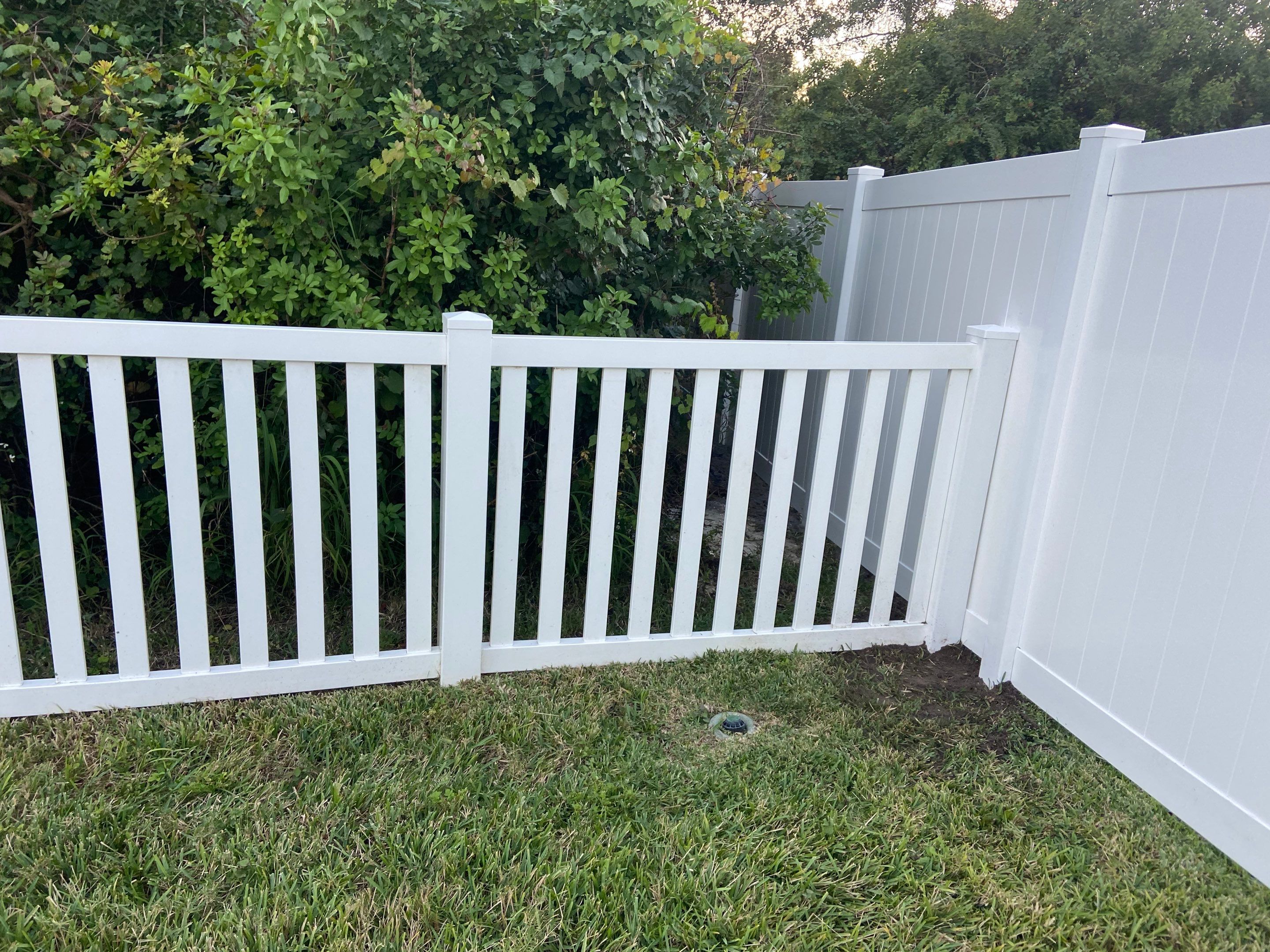Ruskin, FL 6 ft. Tall White Vinyl Privacy with 4 ft. Picket Fence by Asap fence and gates, LLC