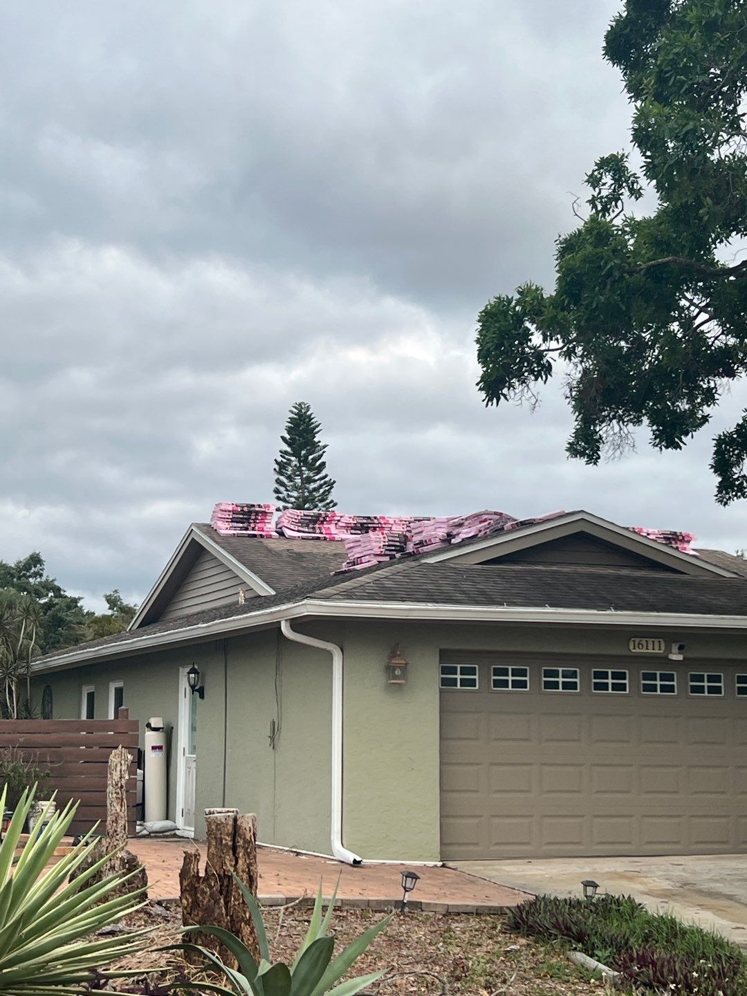 Owens Corning Designer Series (Summer Harvest) by RoofGuru AI LLC
