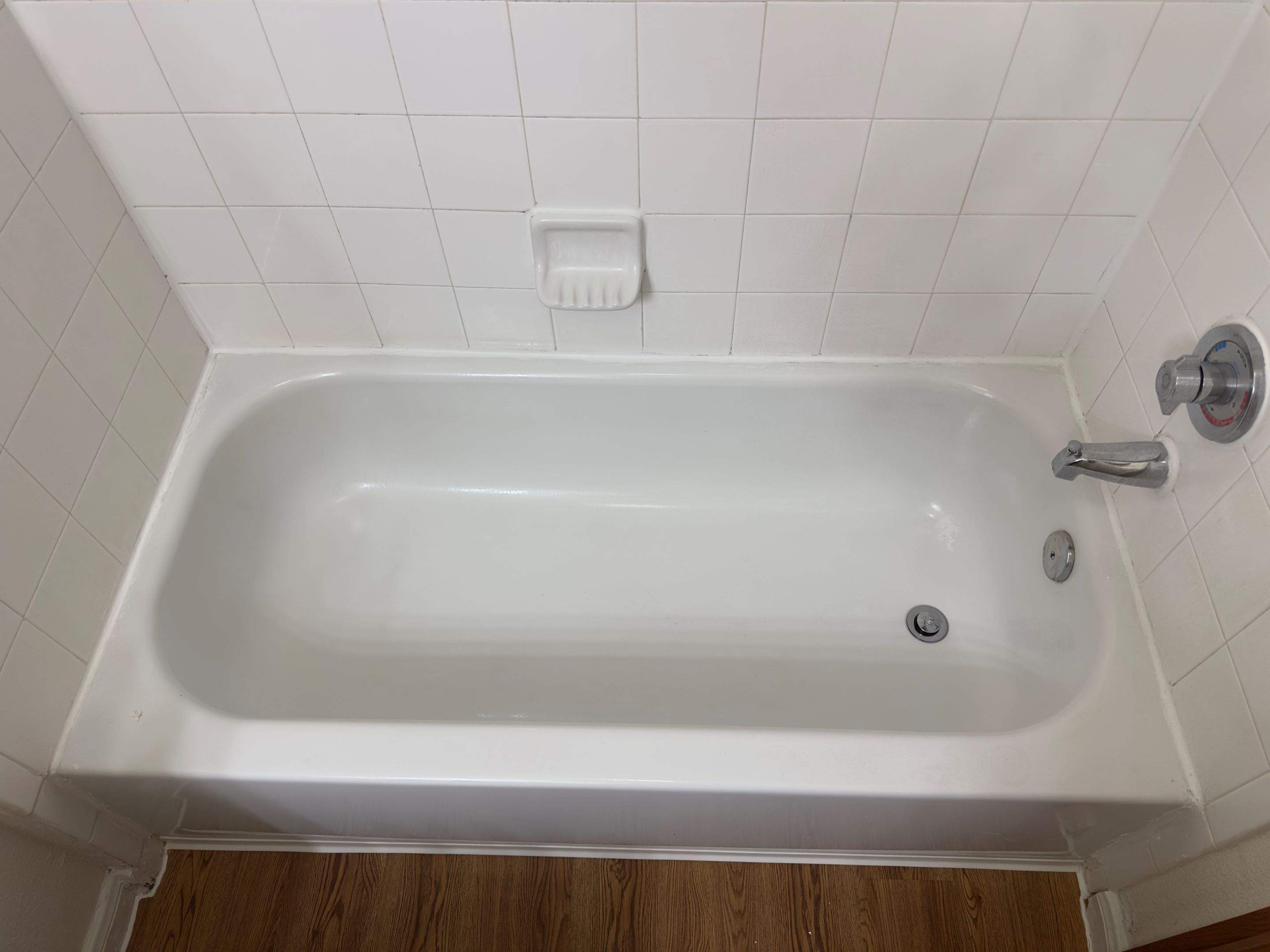 Bathtub Deep Clean by Surface Experts - Cypress / North Katy