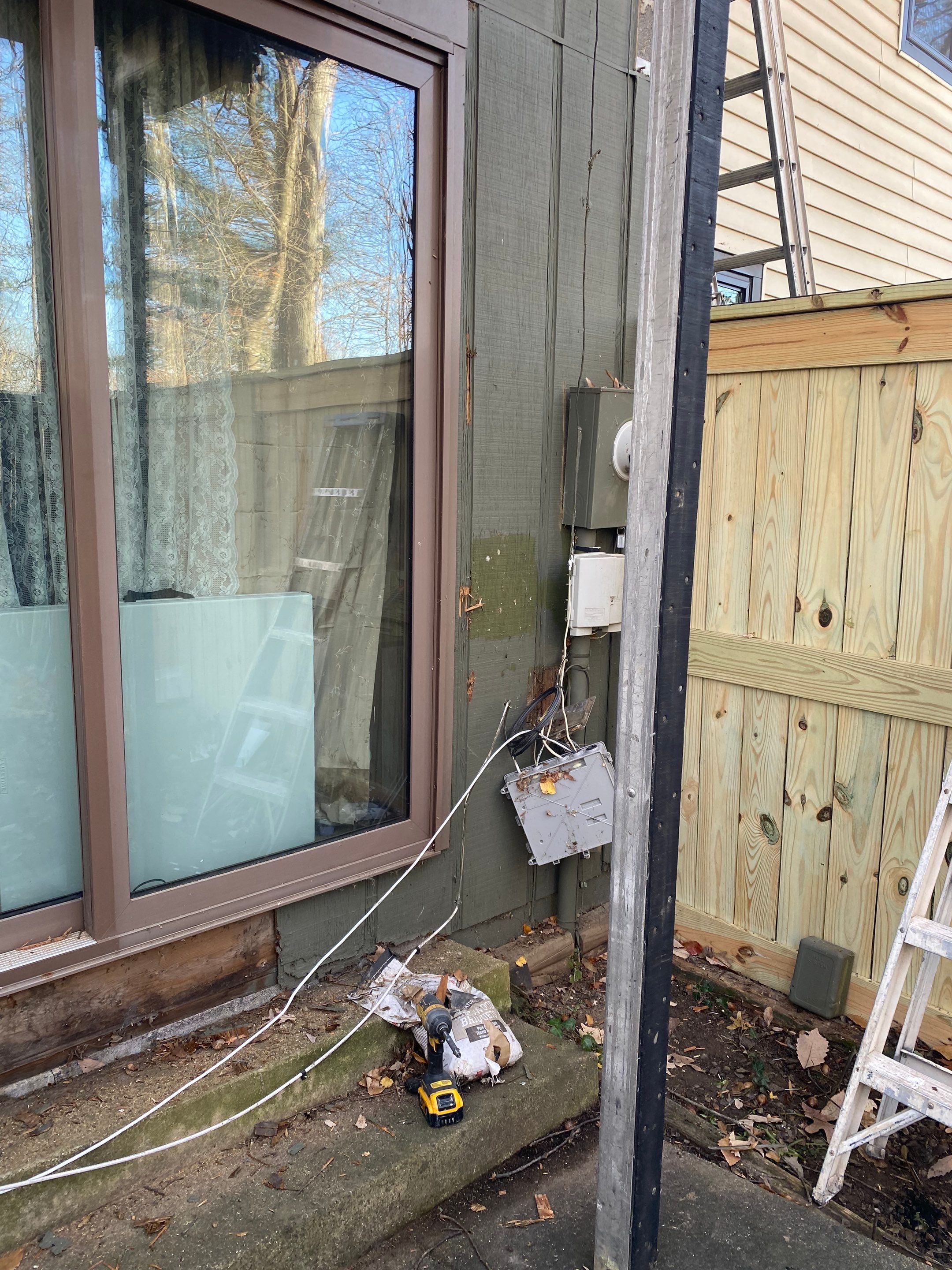 Reston: Residential Siding Replacement with James Hardie Statement Beaded Plank in Cappuccino Muffin by RM Banning, Inc.