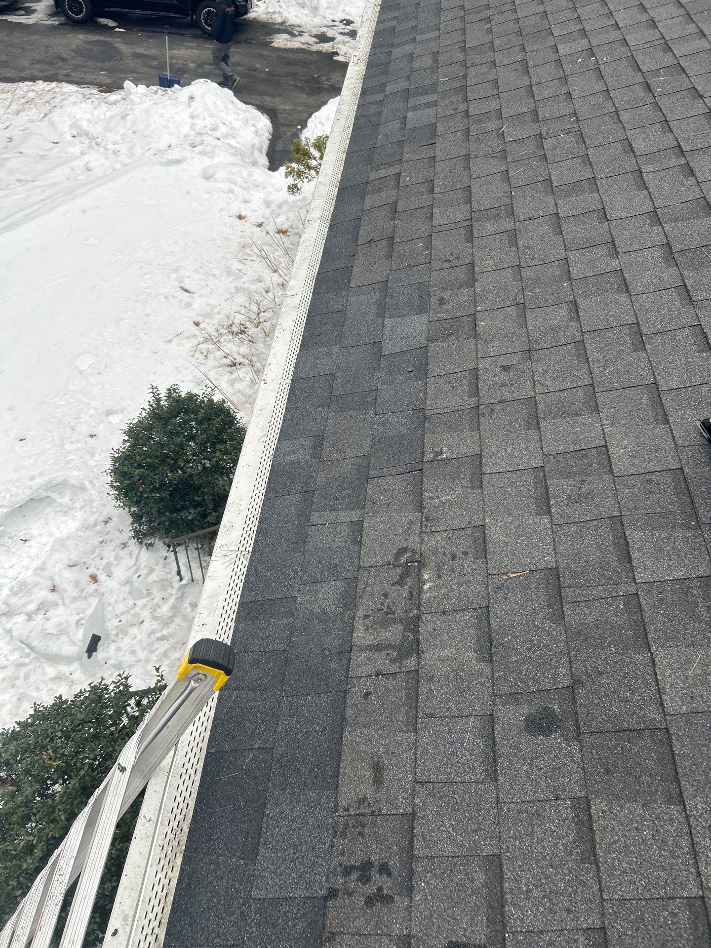 Ice Dam Removal & Snow Removal in Billerica, MA  by Mighty Dog Roofing of Greater Middlesex County
