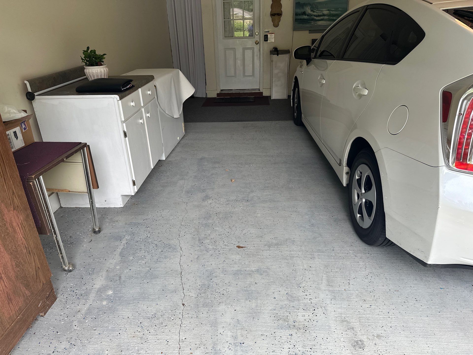 Gray Epoxy Flake Garage Floor Installation in Mobile by Cornerstone Hard Surface Restoration