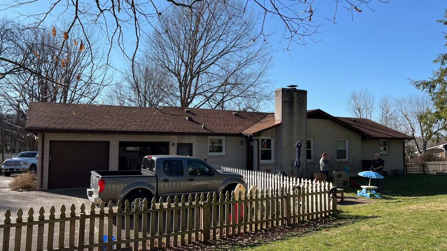 Residential Roofing Installation using Owens Corning Oakridge Roofing System by Undersun Roofing 