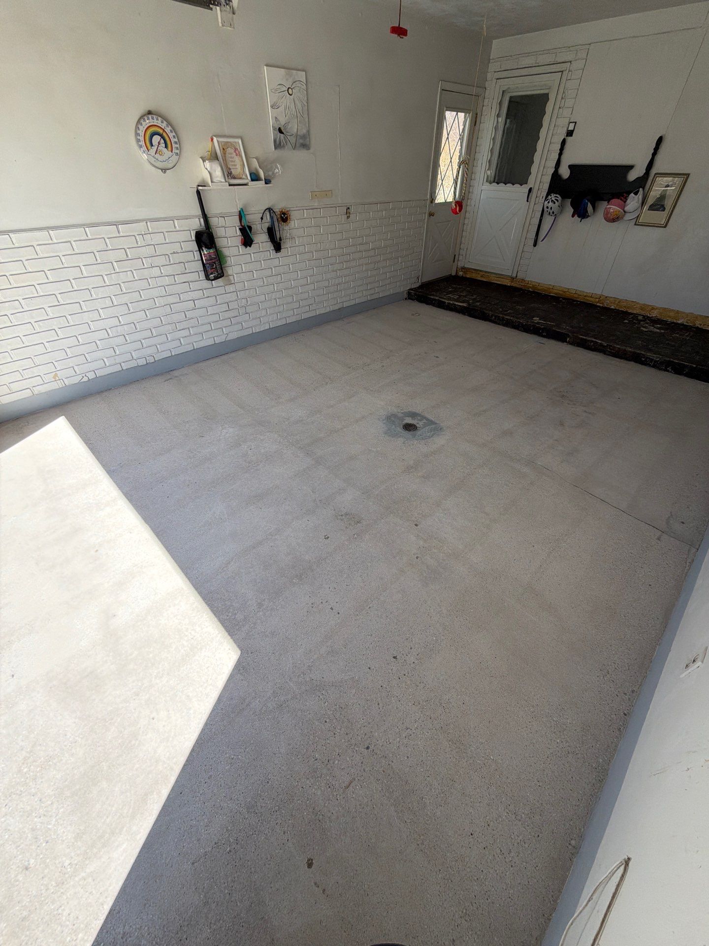 Garage Epoxy Flake Floor Installation – Muskegon, MI by Gordon Painting
