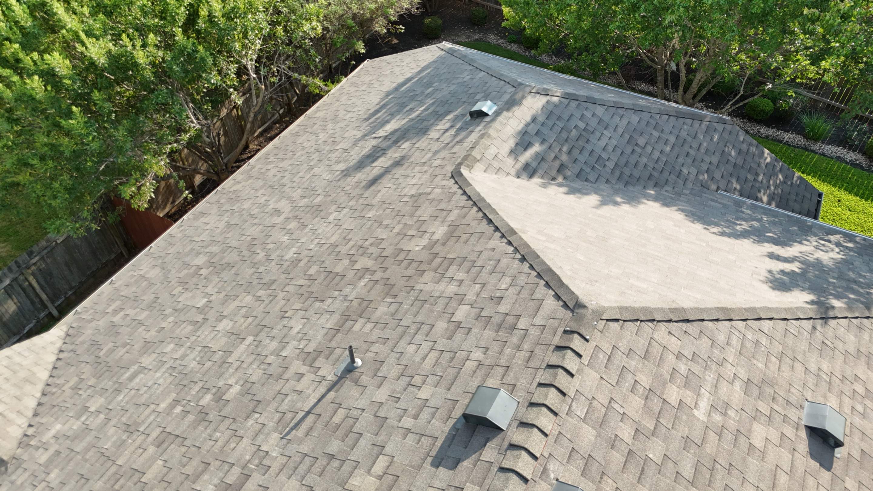 Weathered Wood - Malarkey Vista by RoofsOnly.com