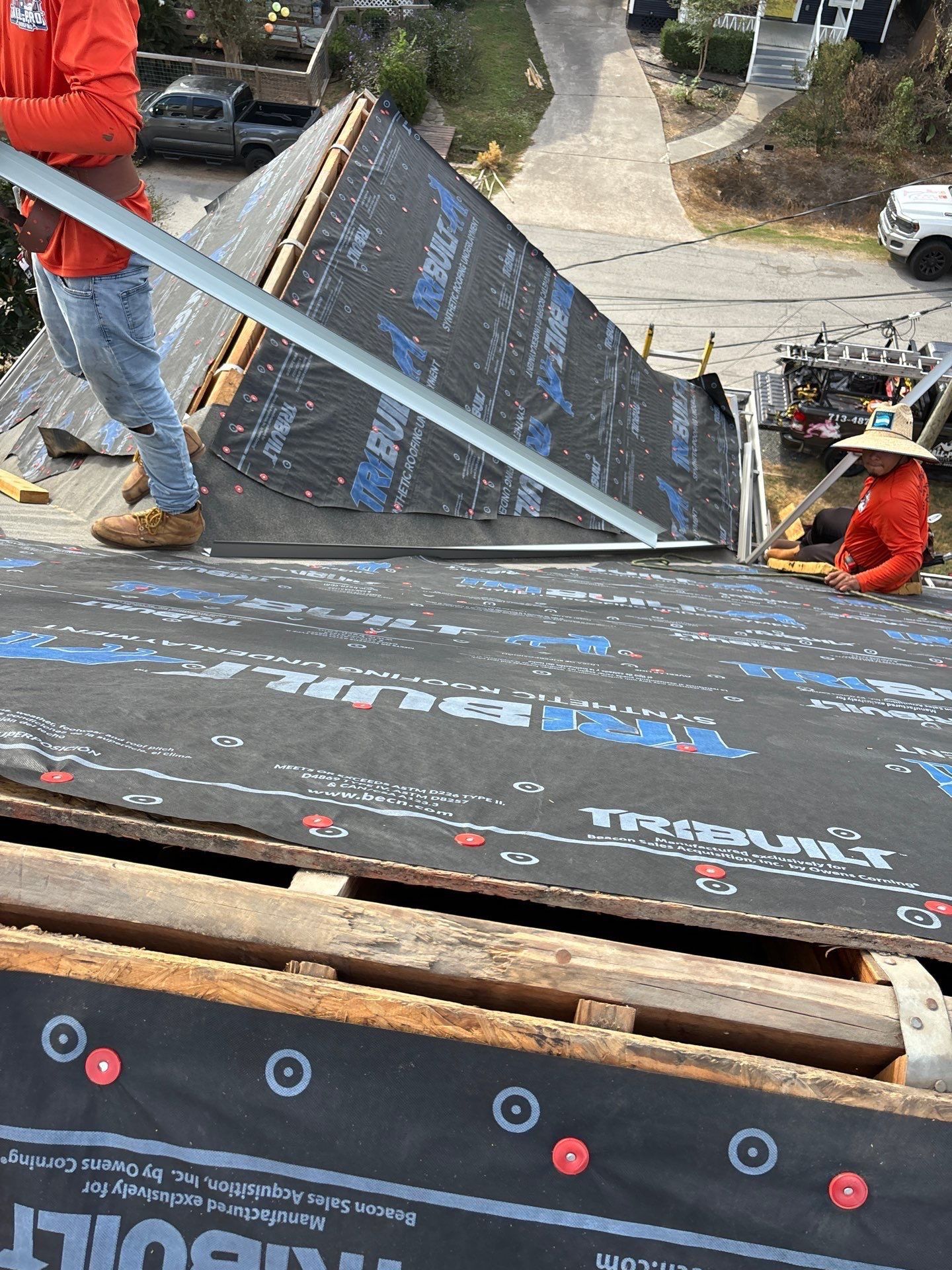 Residential Roofing Installation using Owen's Corning Duration (Lifetime) Shingles by Roof Repair Company