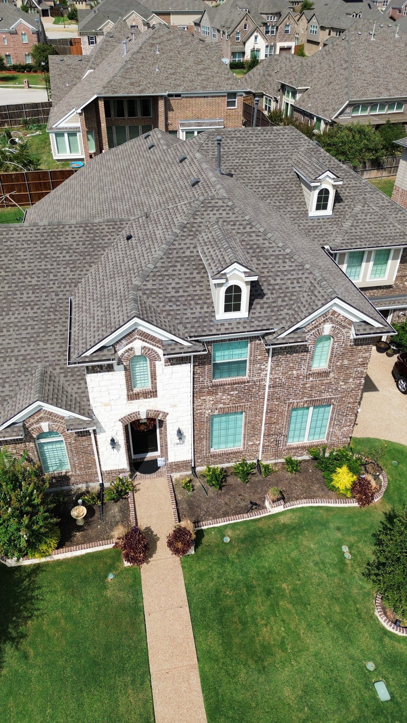 GAF HDZ - Weathered Wood by Elite Roofing LLC
