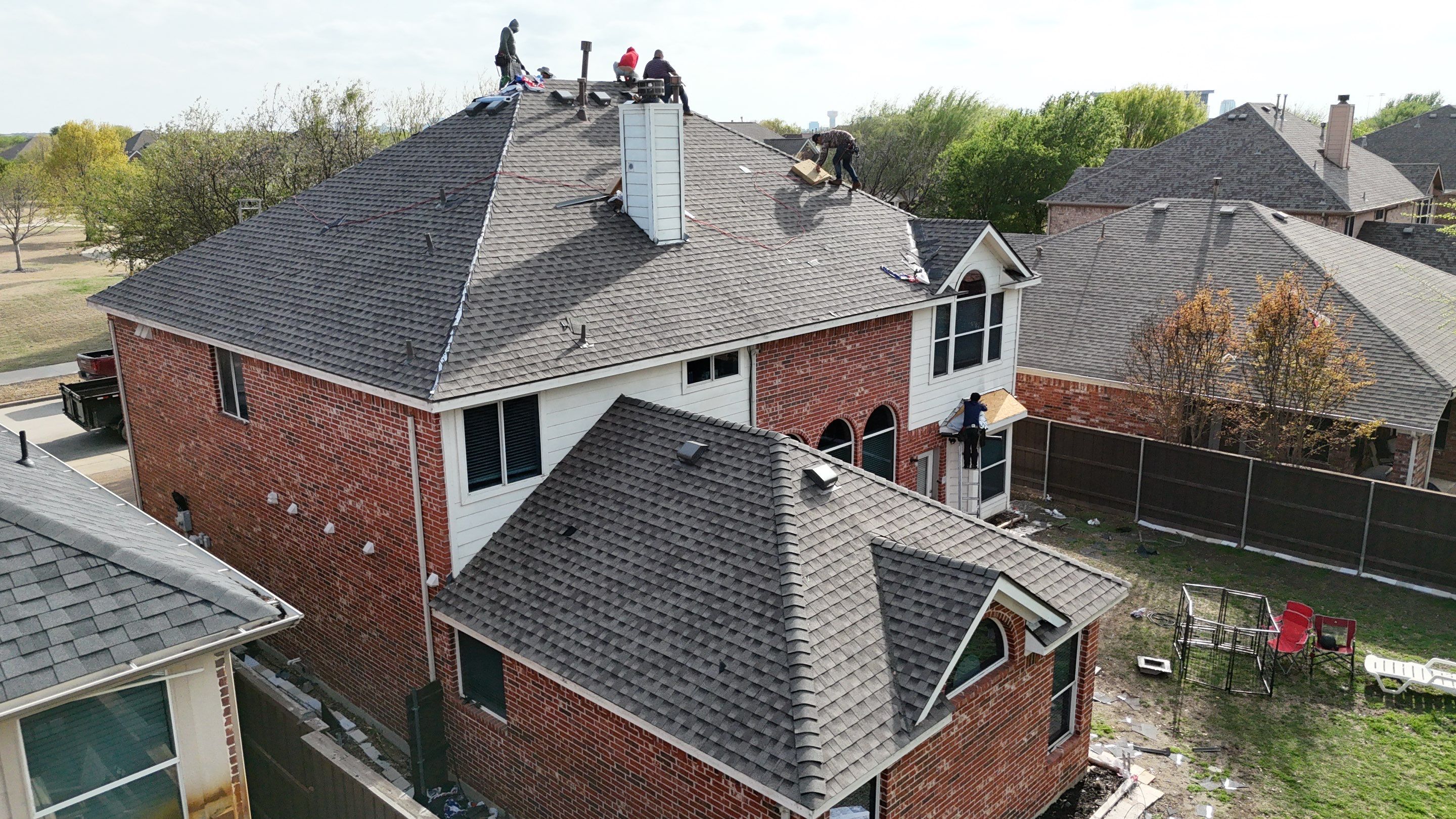 GAF HDZ - Weathered Wood by Elite Roofing LLC