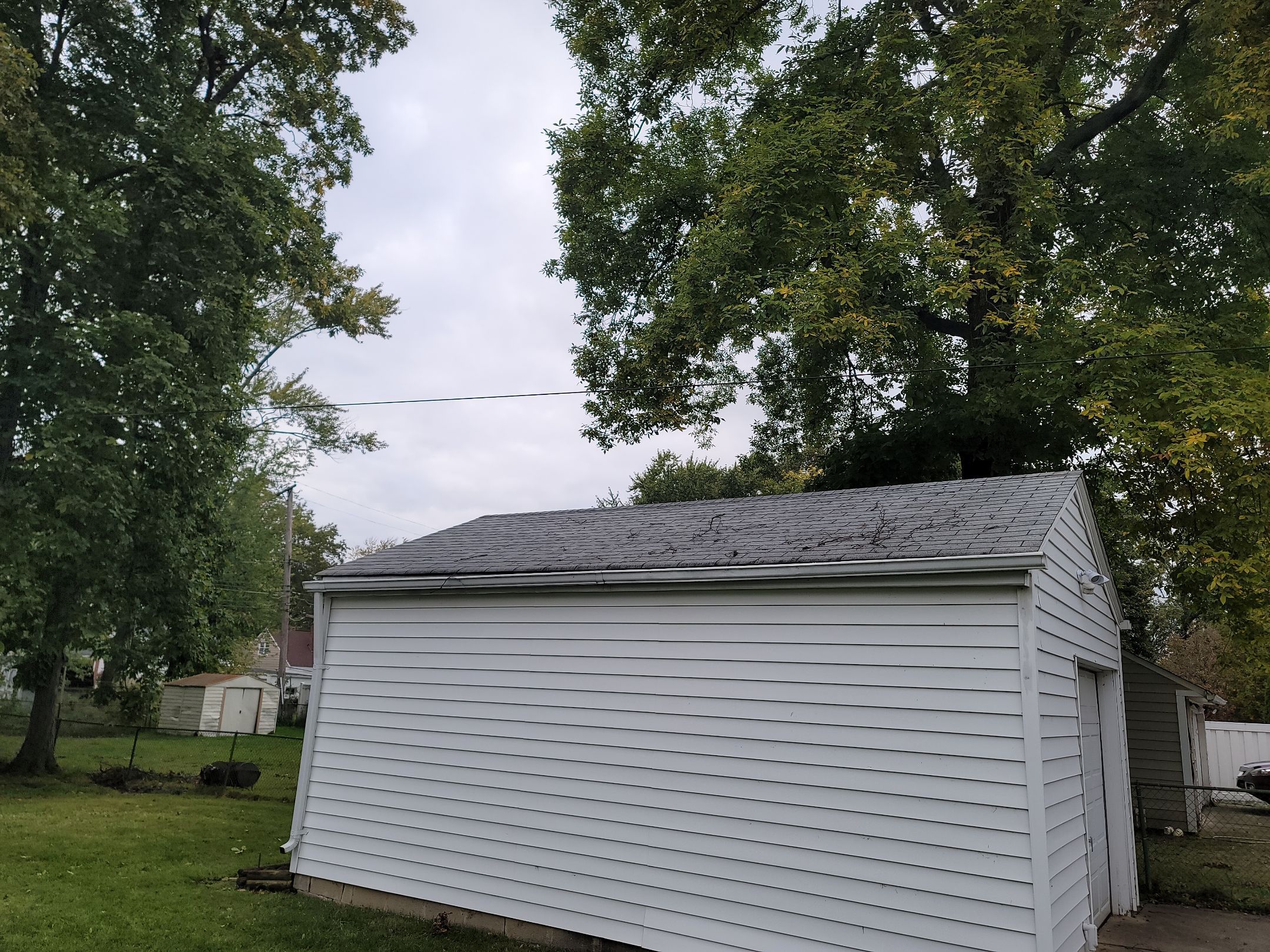 ATLAS PINNACLE COLOR: BLACK SHADOW DRIP EDGE: WHITE by Eagle Eye Roofing