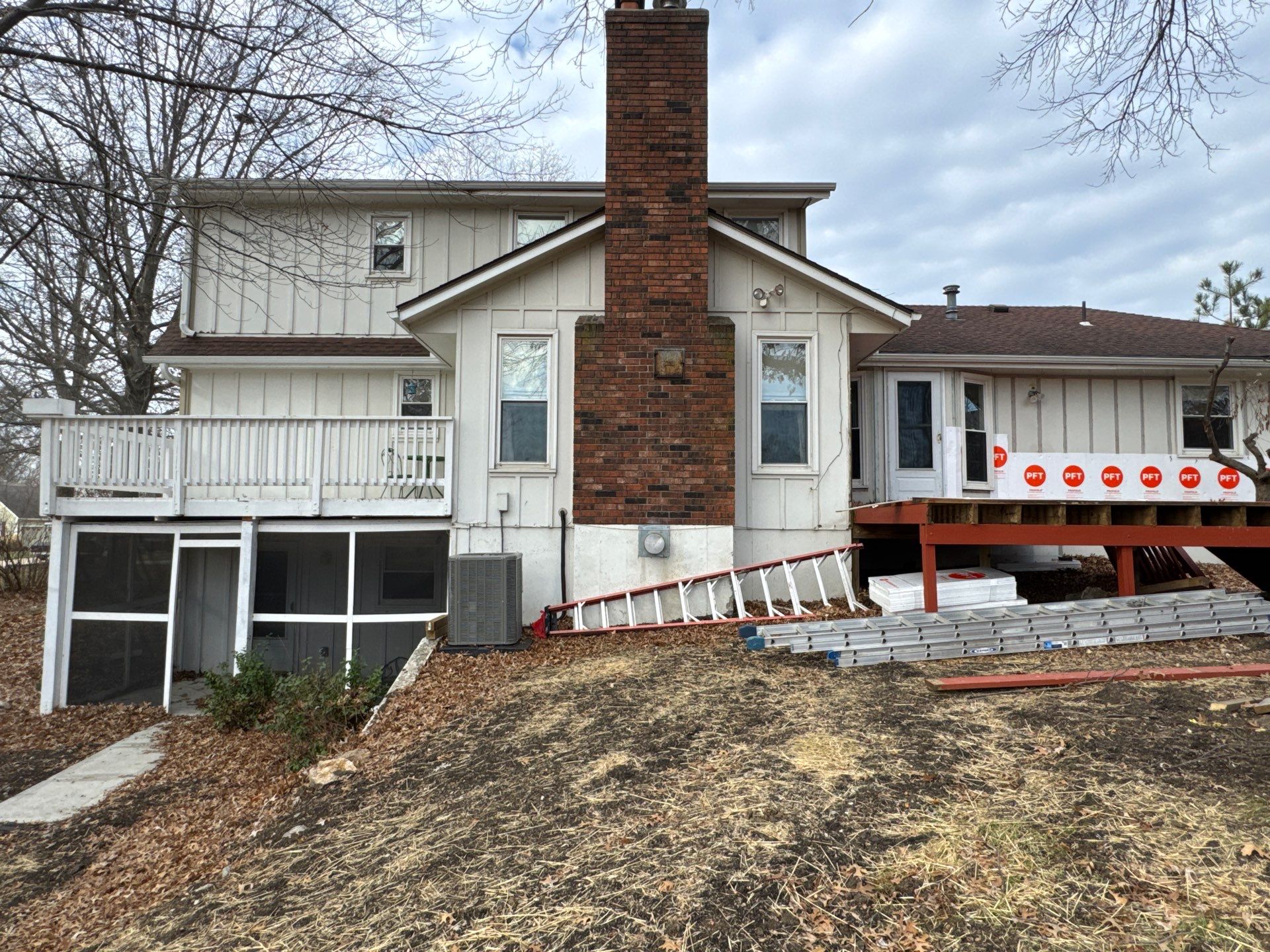Siding Installation using Exterior Portfolio Vinyl Siding in Raymore Mo  by EEC  Windows, Siding & Roofing 