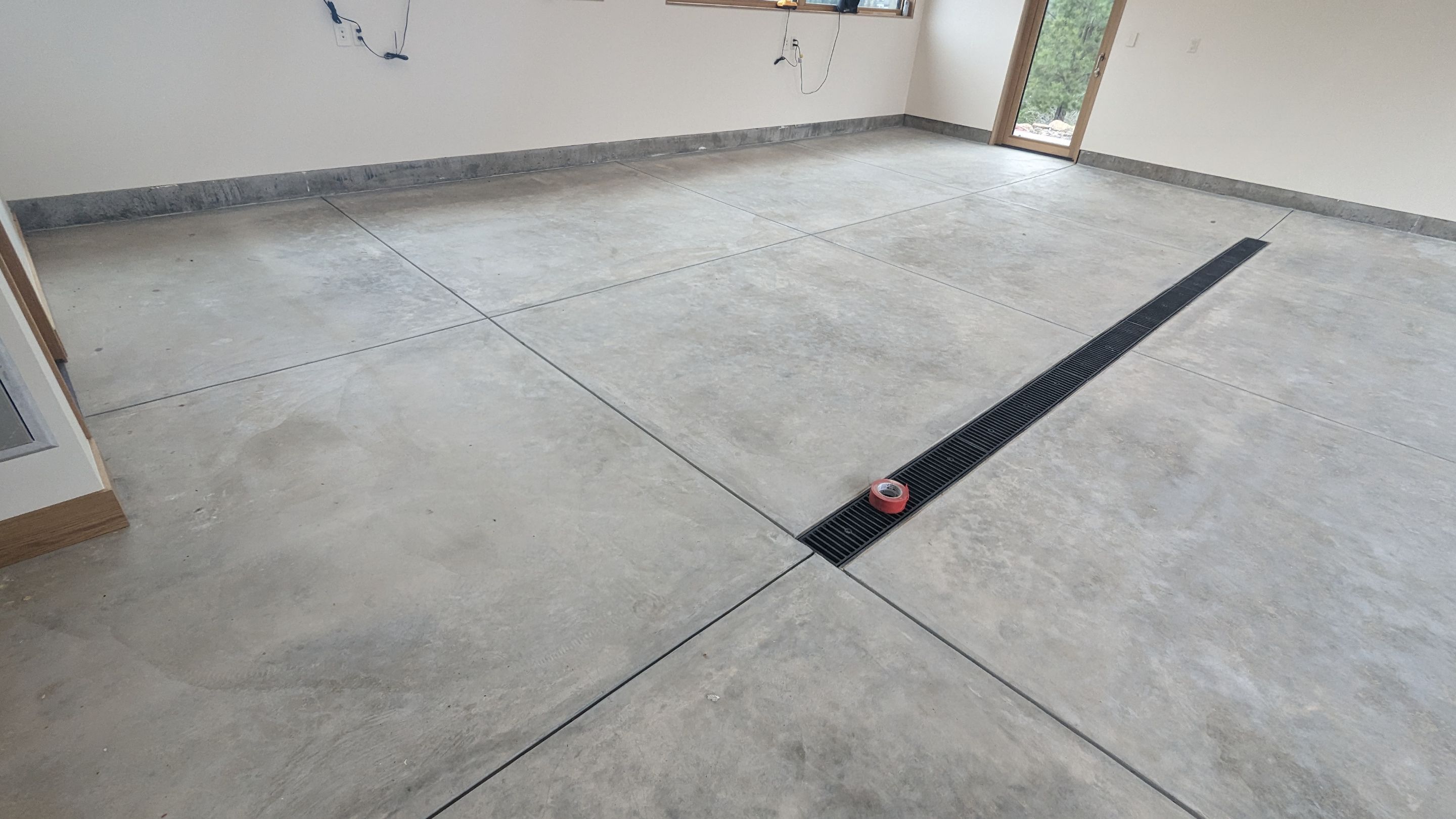 Garage Transformation using Slate Hybrid 1/16" Flake by Croc Coatings, LLC