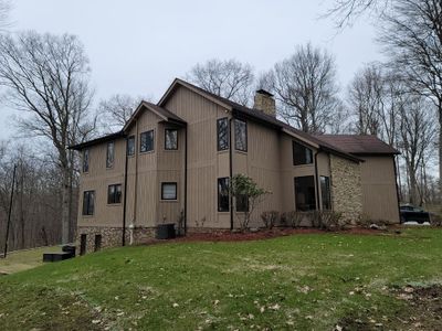 Brand: Atlas Pinnacle Color: Pristine Scotchgard Black Drip: Black