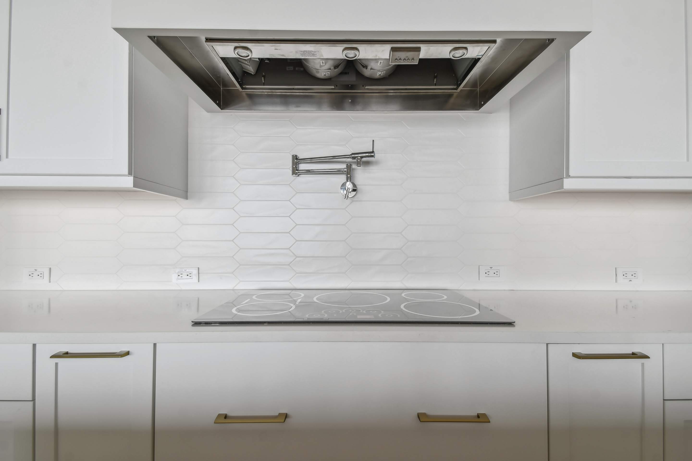 Custom Kingston by Lyons Heritage Tampa, LLC
