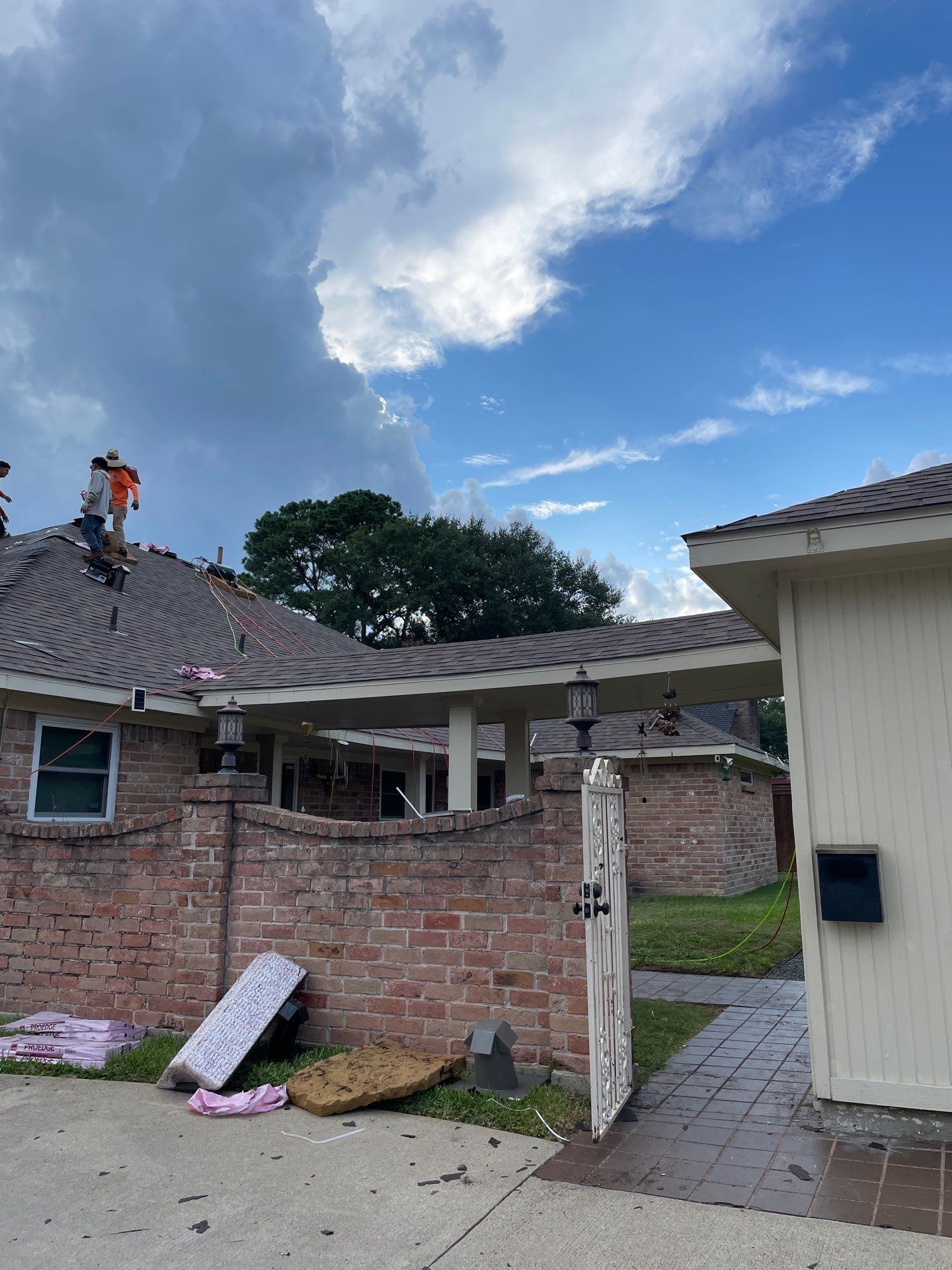 Residential Roofing Installation using Owen's Corning Duration (Lifetime) Shingles by Roof Repair Company