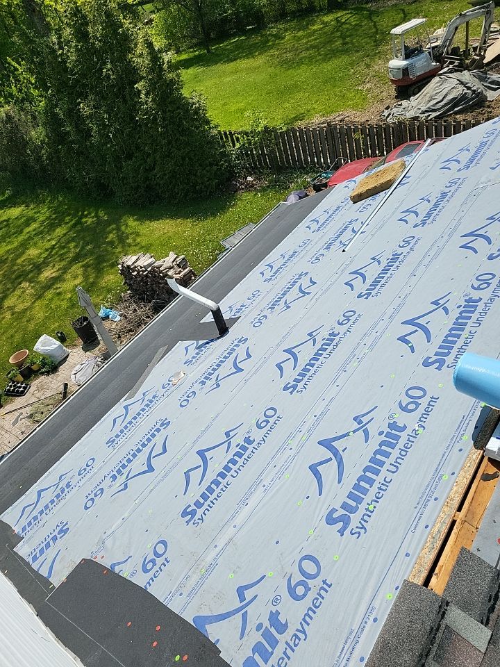 ATLAS PINNACLE COLOR: SUMMER STORM DRIP EDGE: WHITE by Eagle Eye Roofing