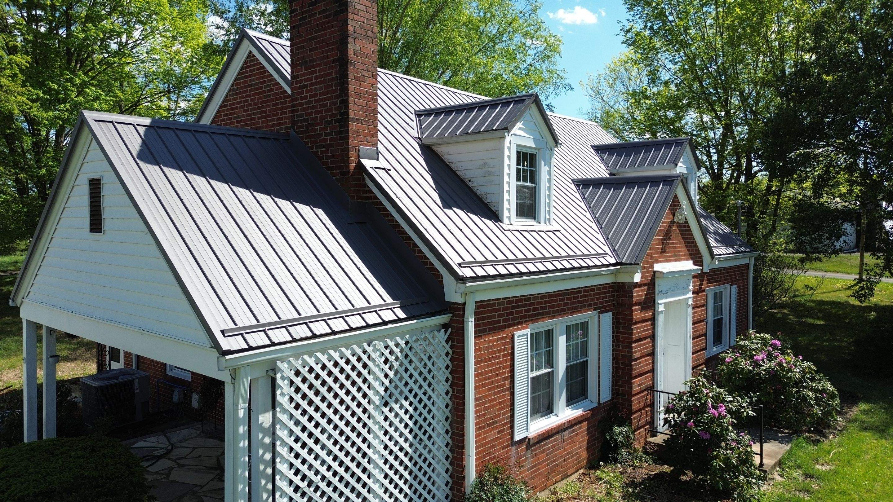 Torbett Residence by Omnia Roofing