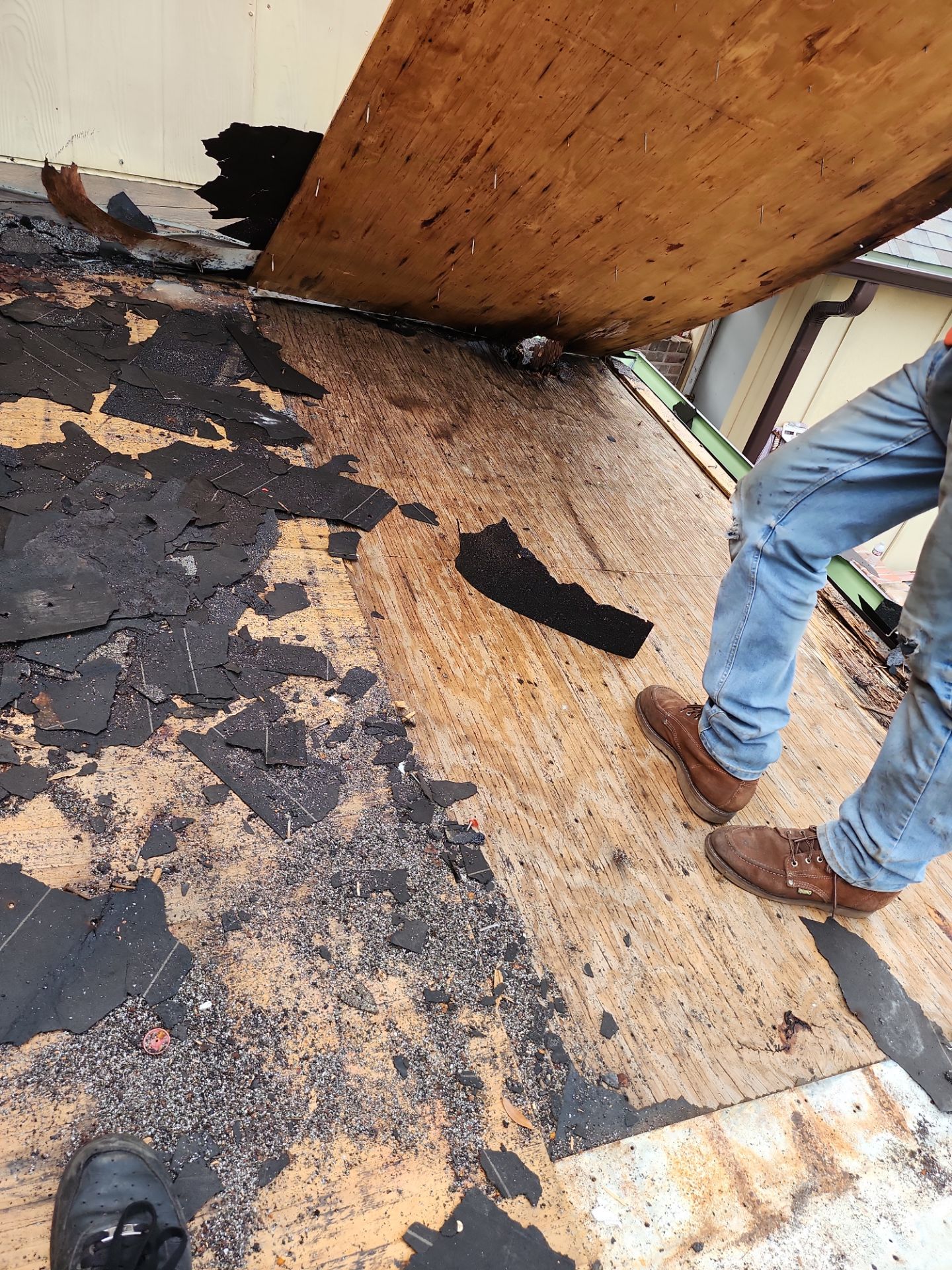 Residential Roofing Repair using Owen's Corning Duration (Lifetime) Shingles by Roof Repair Company