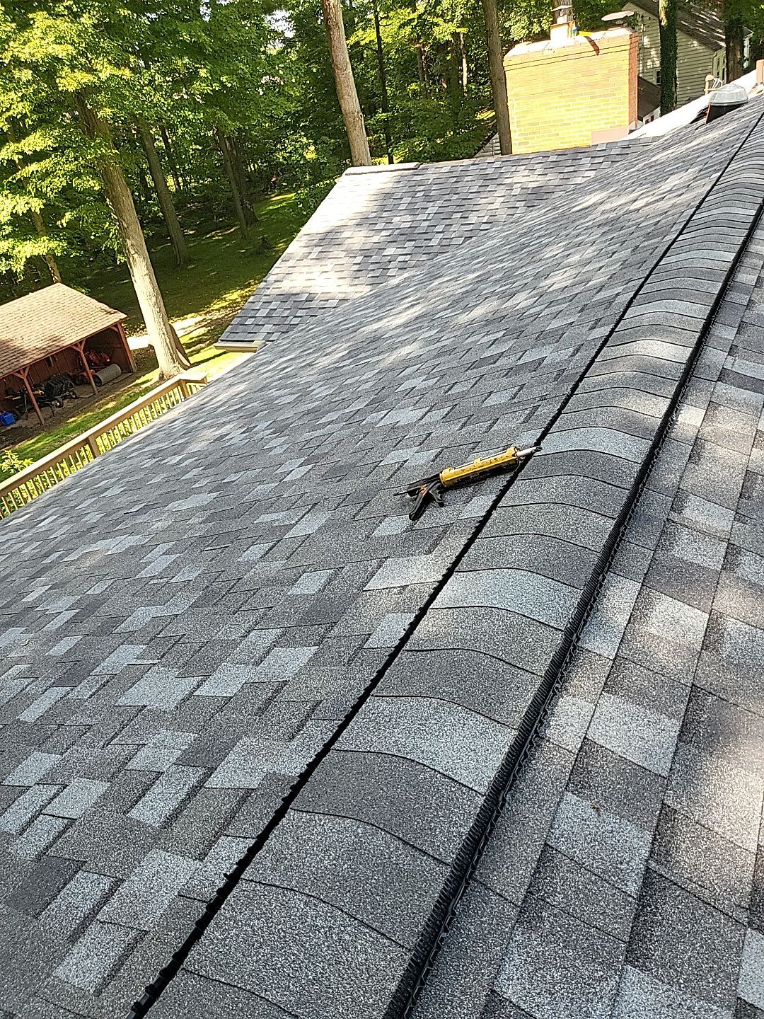ATLAS PINNACLE COLOR: COASTAL GRANITE by Eagle Eye Roofing