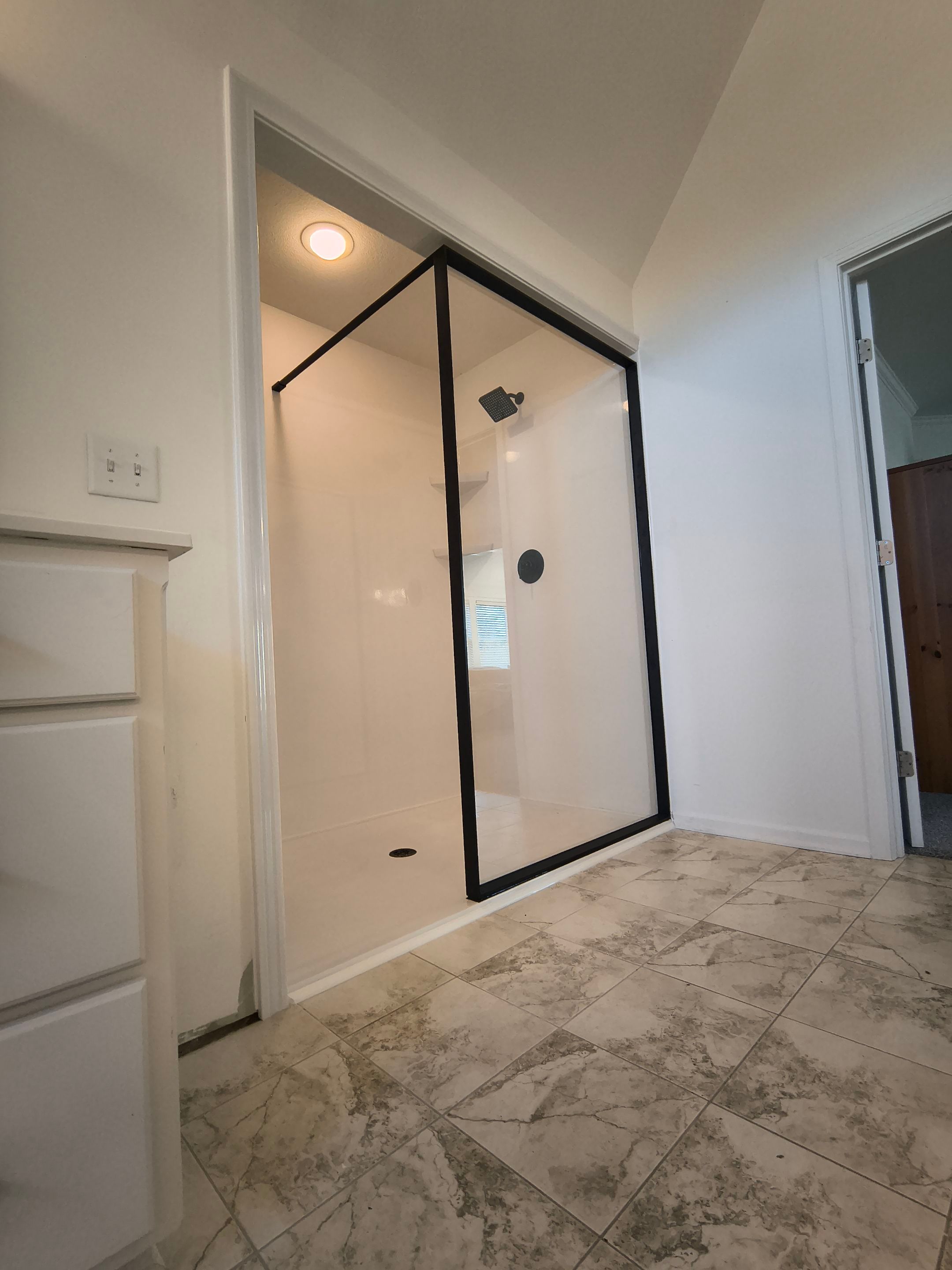 Large Onyx Shower by The Shower Company