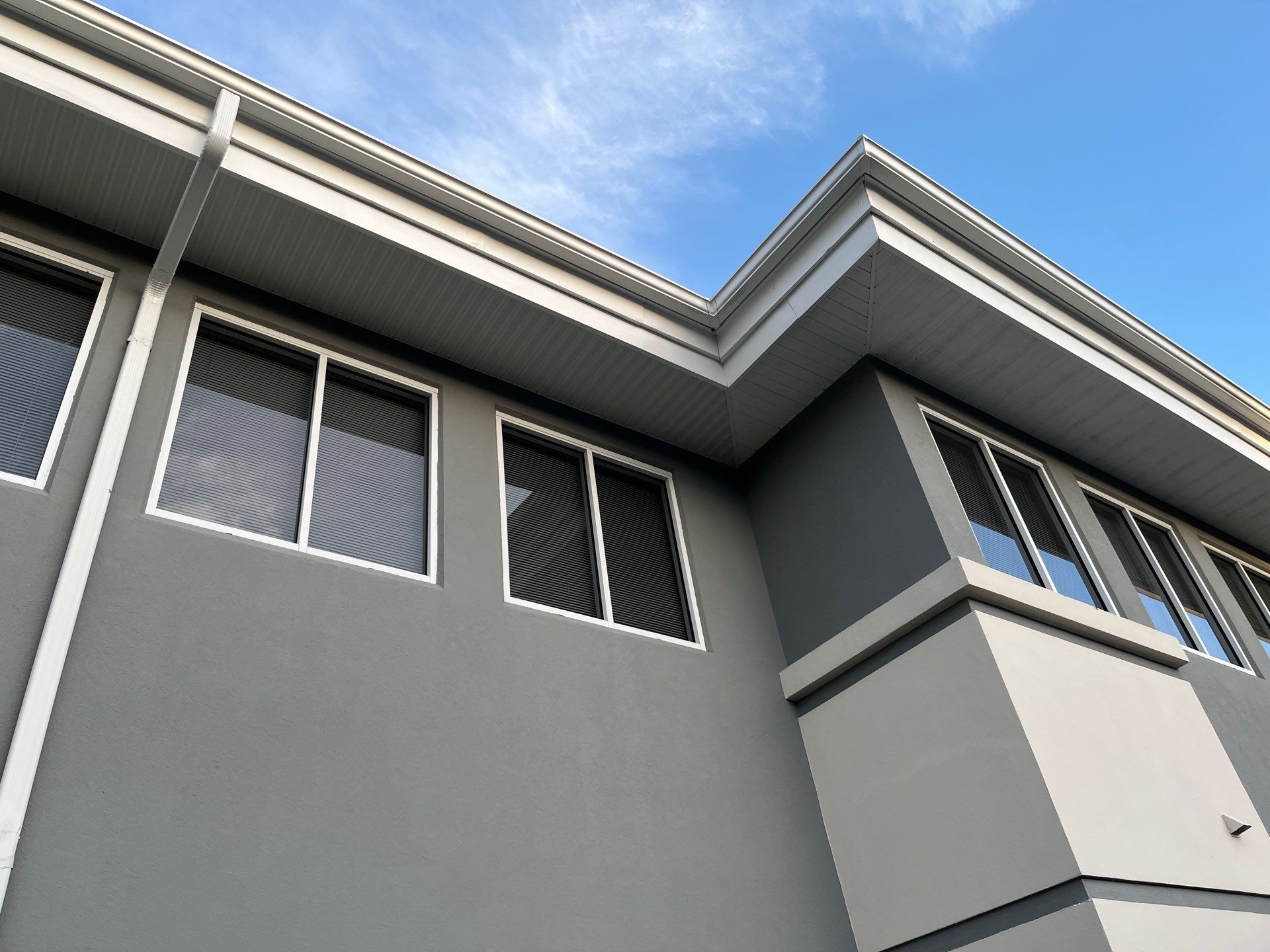 White Soffit and Fascia Replacement in Sarasota FL by Gutter Professors