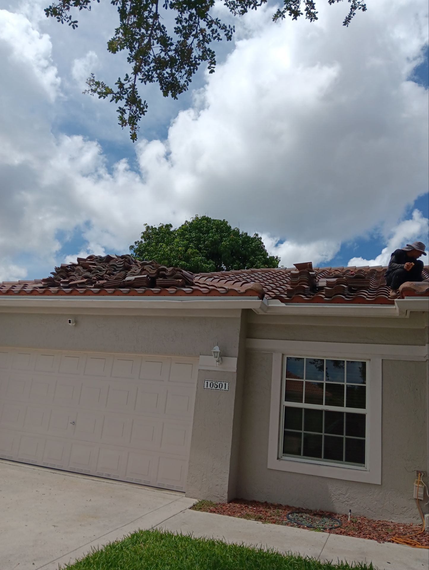 Tile Roof Replacement in Miramar – A Seamless & Professional Experience by Aastro Roofing