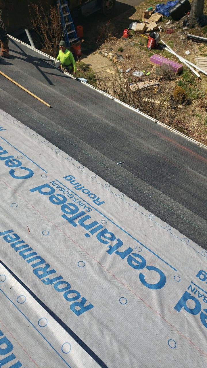 Falls Church - Certainteed Landmark Charcoal Black Roof Project by RM Banning, Inc.