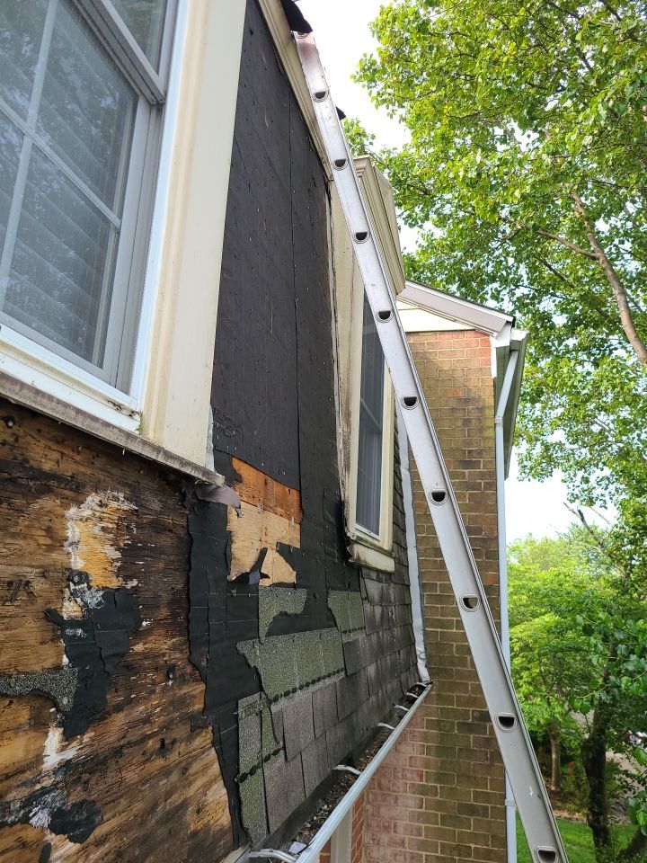 Alexandria - Certainteed Landmark Weathered Wood Shingles by RM Banning, Inc.