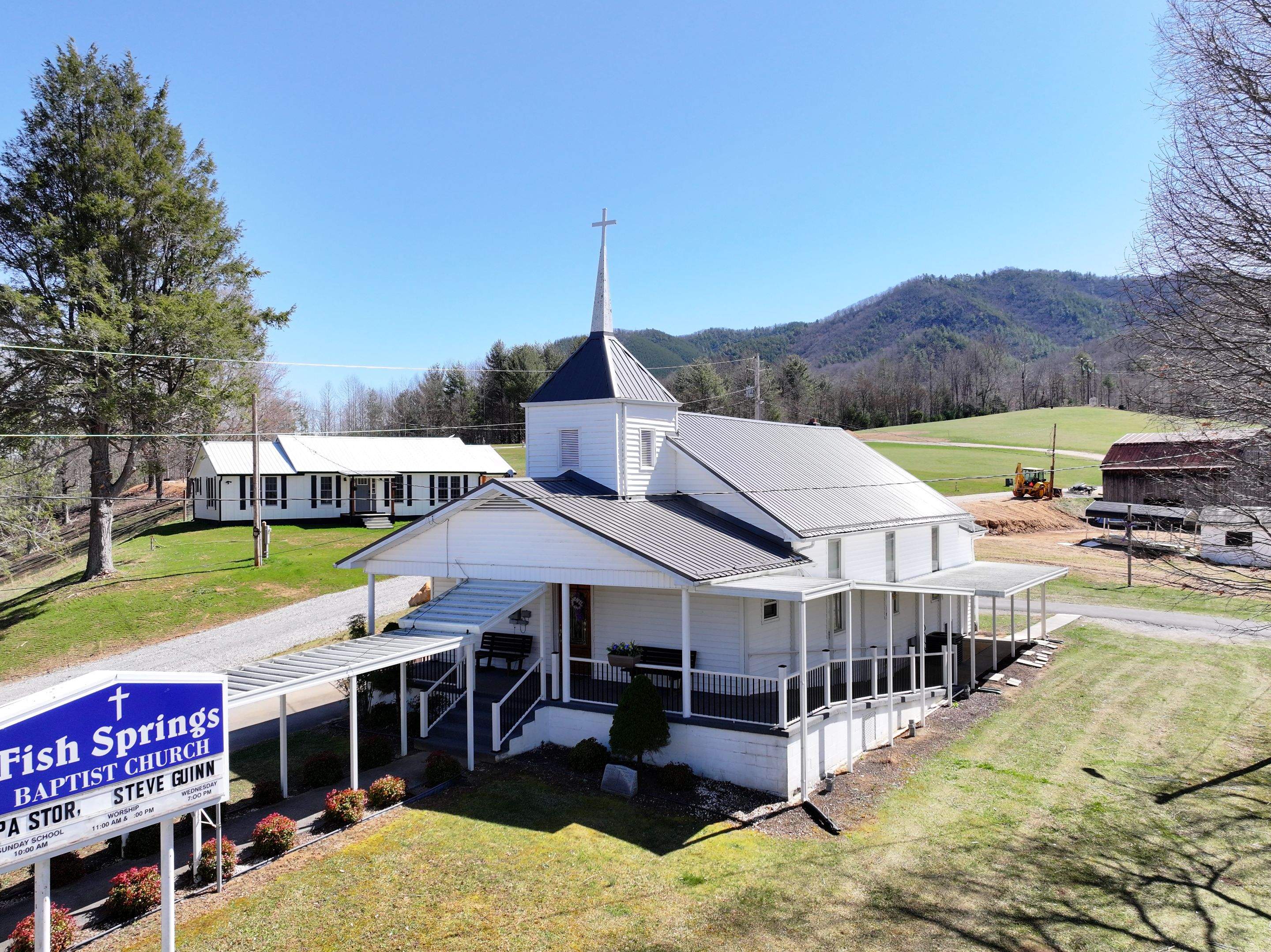 Fish Springs Baptist Church by Omnia Roofing