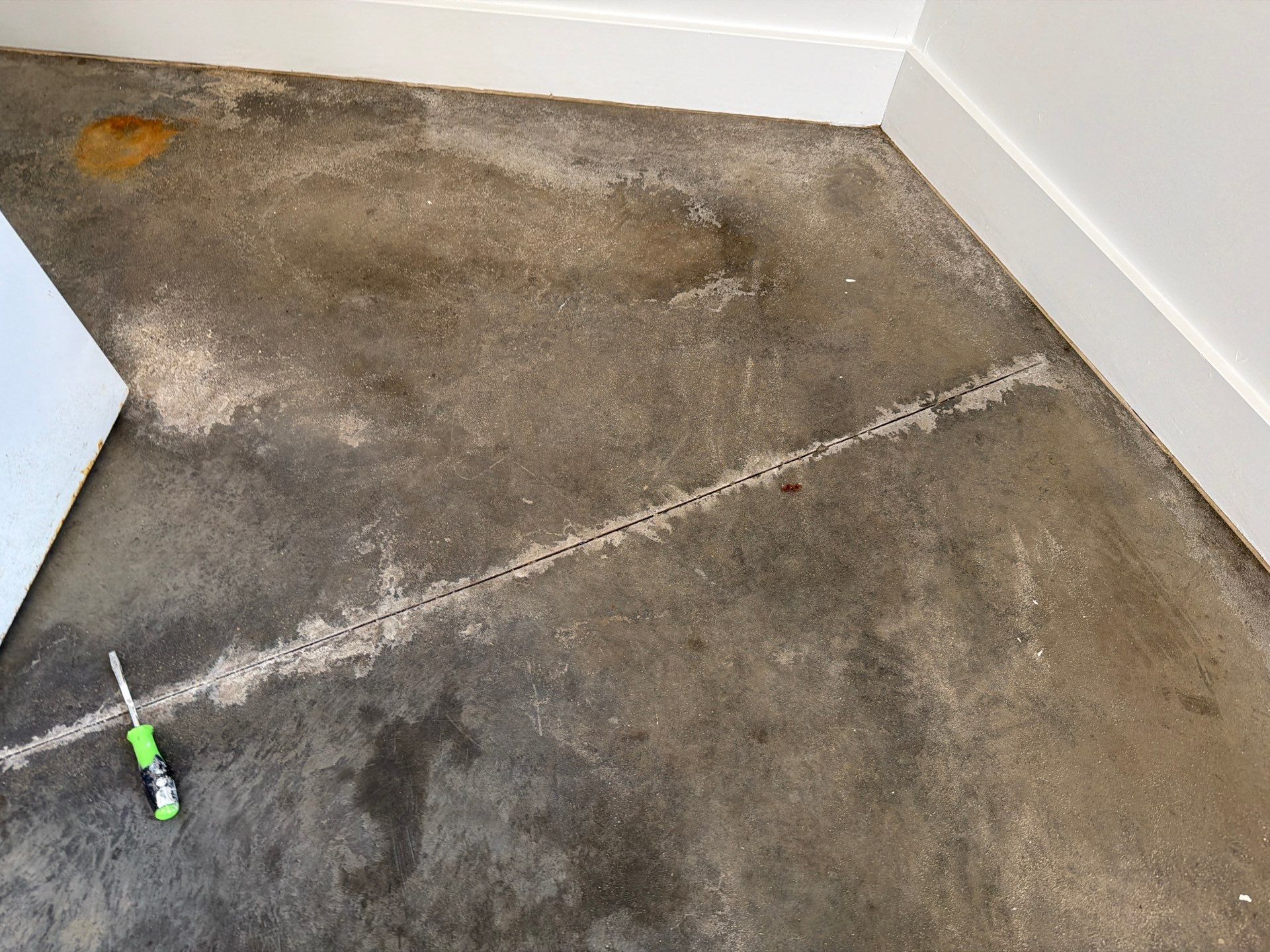 Feather Grey Floor Coating in Sioux Falls, SD by Select Painting, Coatings & Garage Cabinets