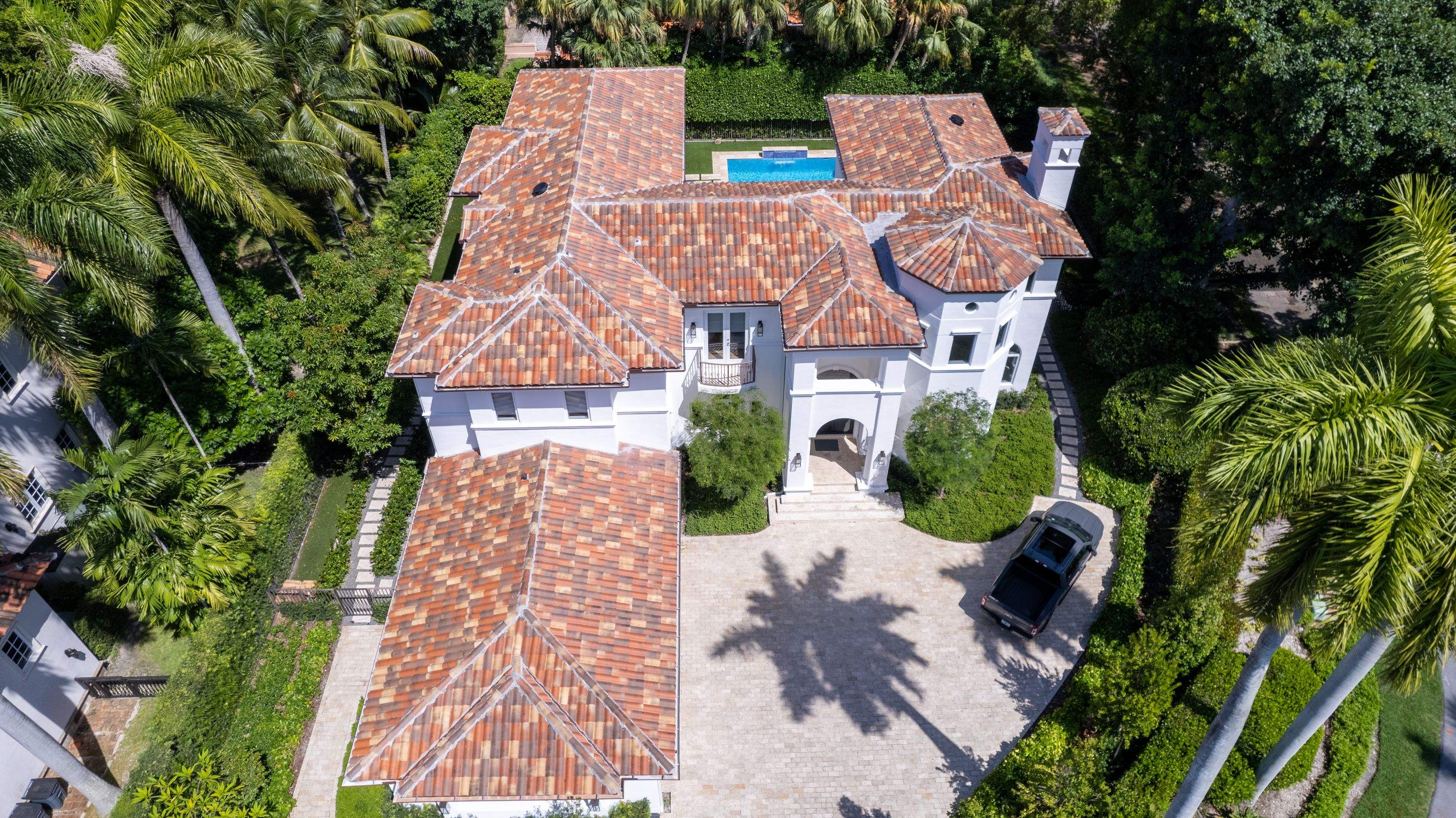 Verea - Spanish S - Jacobea by Istueta Roofing