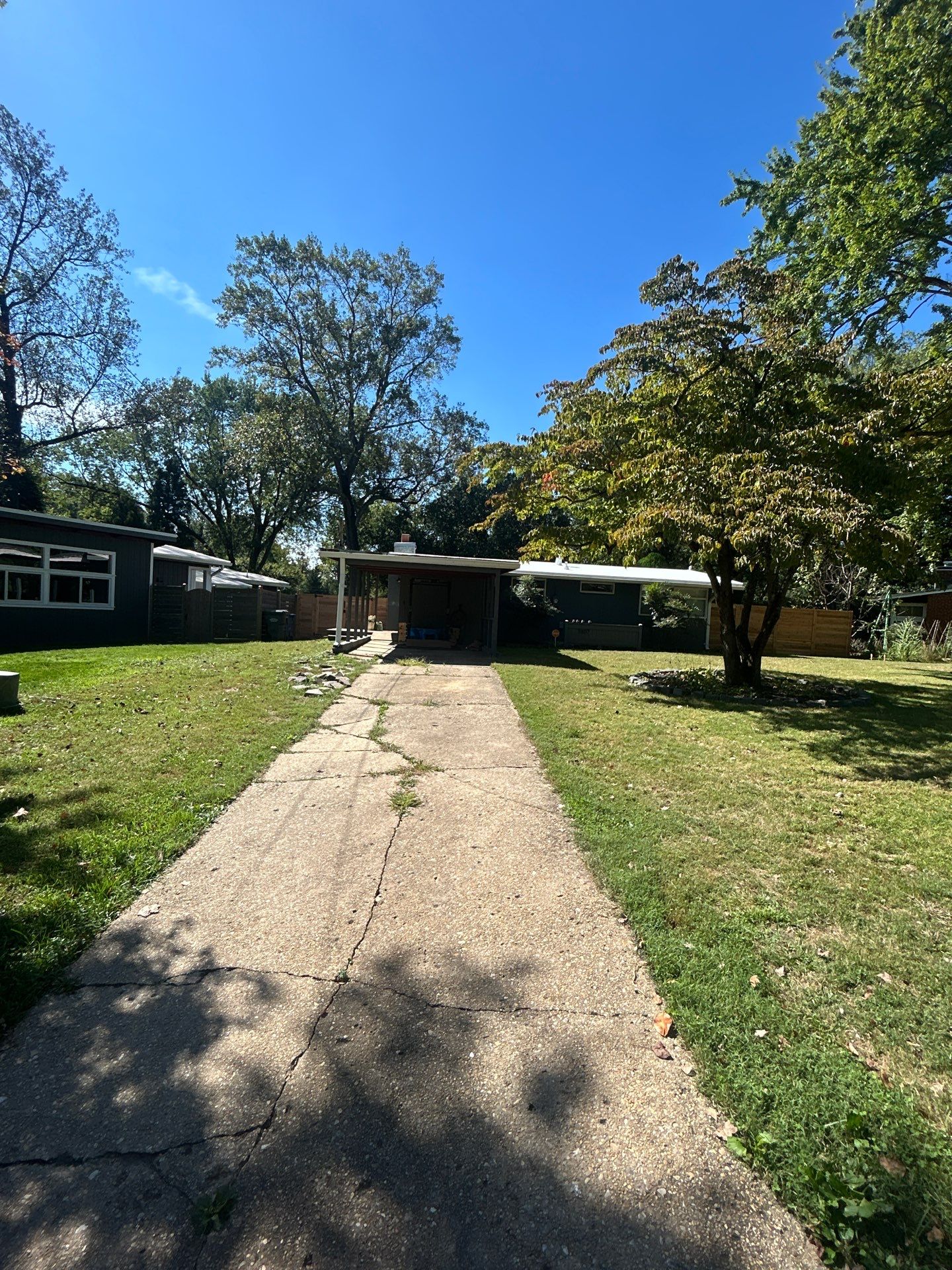 Falls Church :  TPO by RM Banning, Inc.