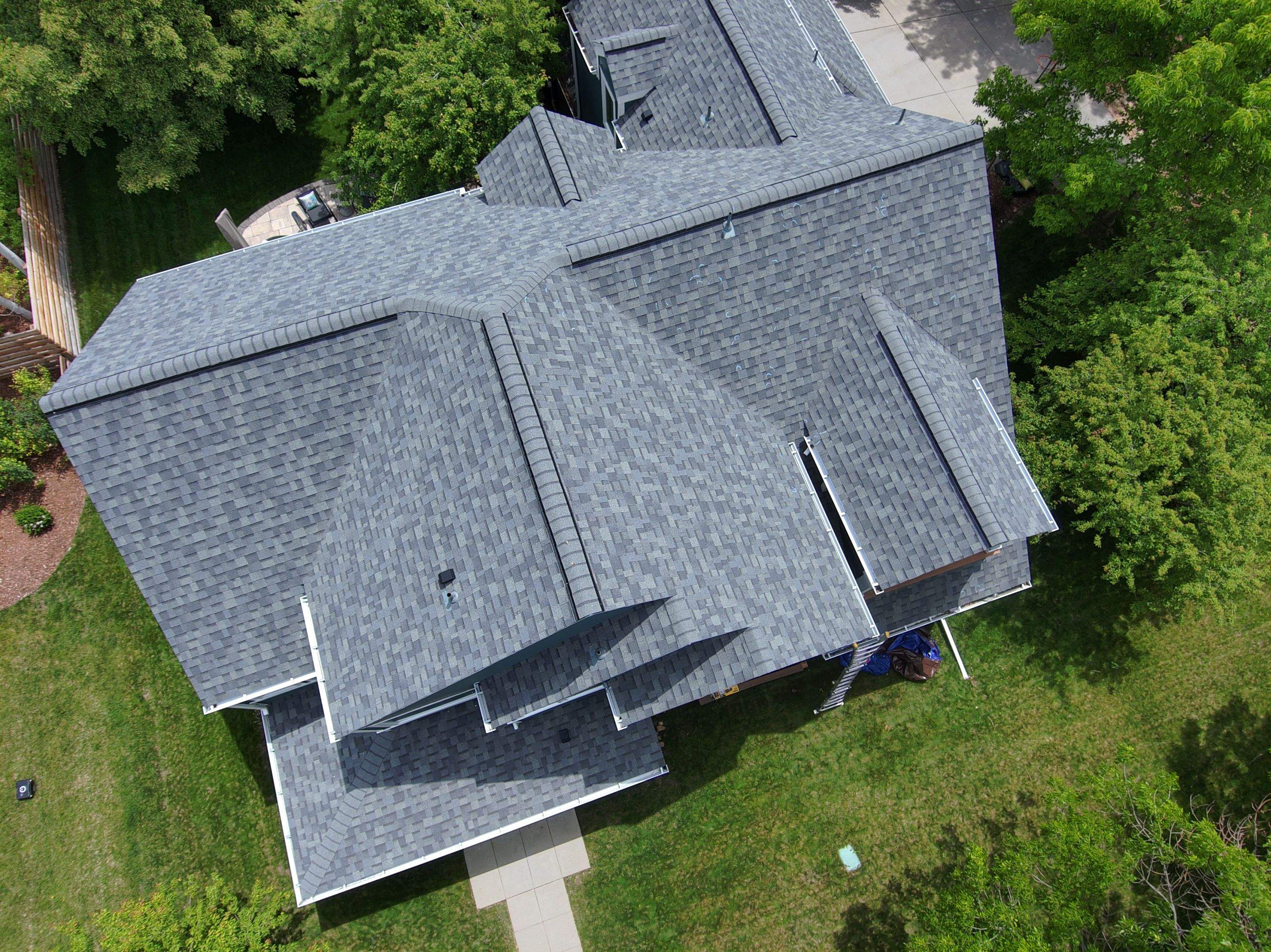 Reel Roofing featured photo.