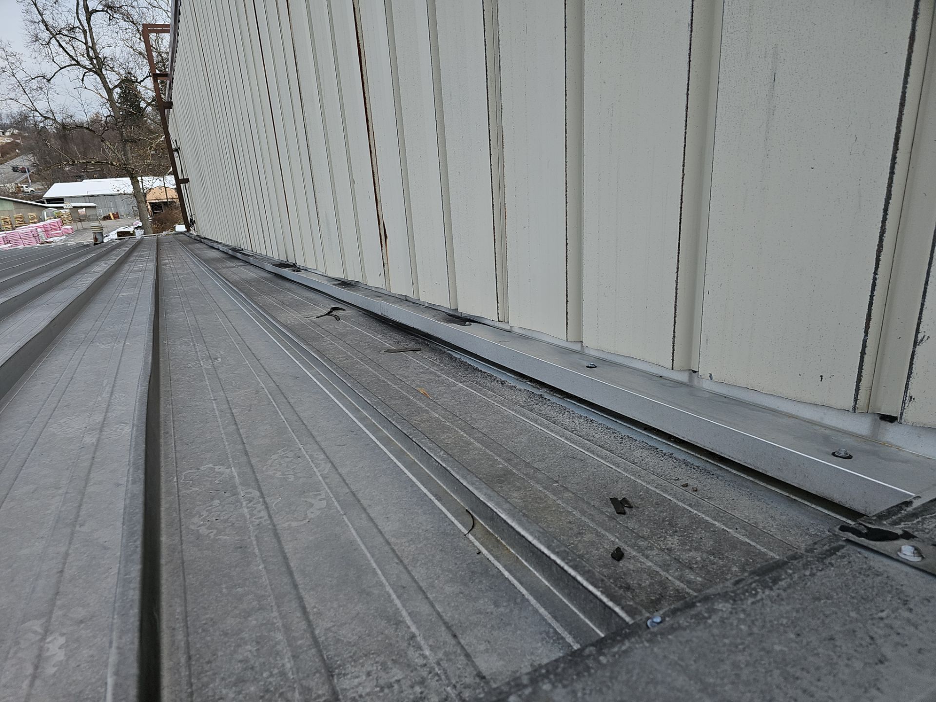 HP Starr For Lezzer Lumber  by 768 ROOF, LLC.