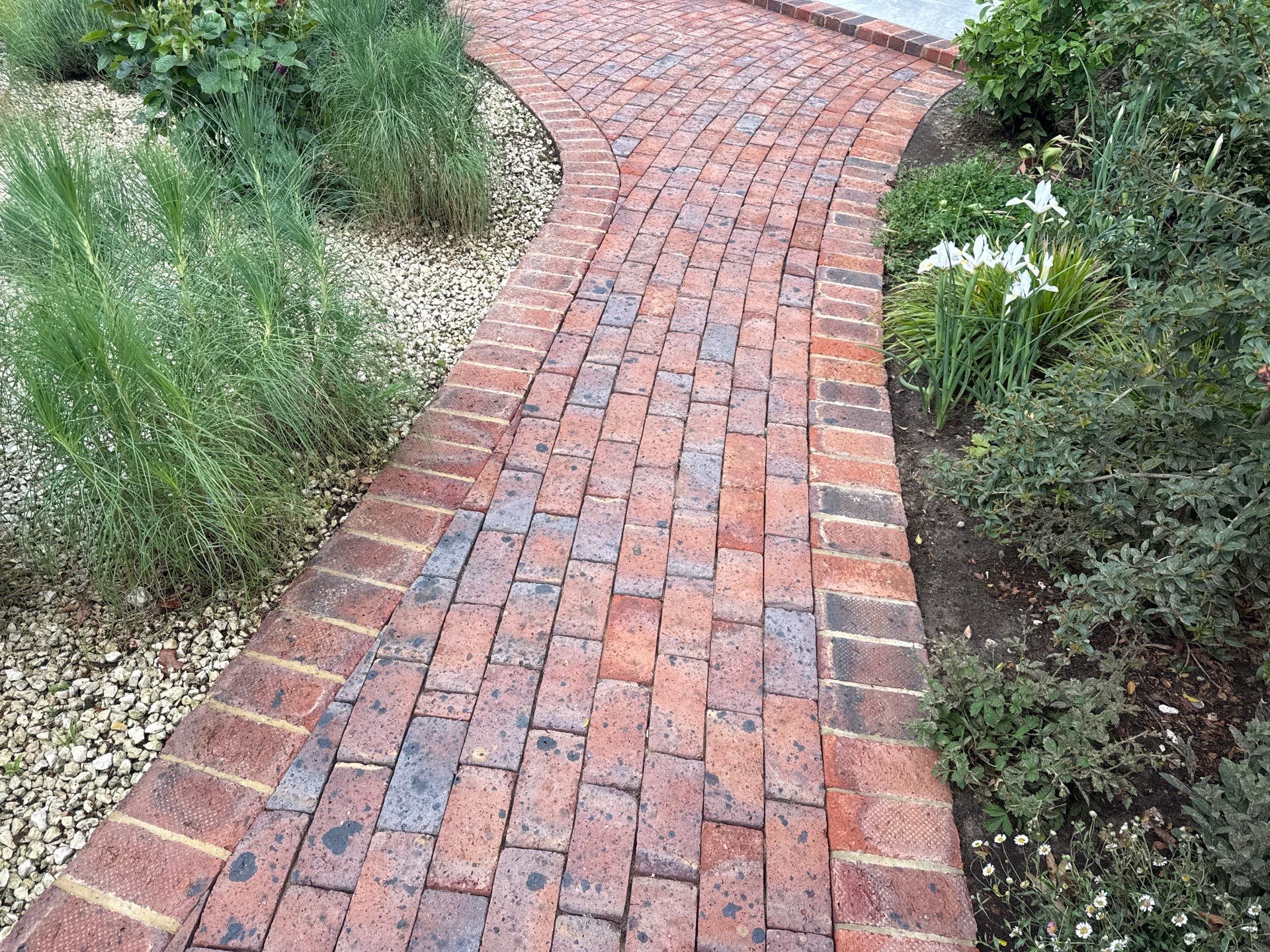Patio - Walkways - Render Cleaning Surrey by Ges Exterior Cleaning ltd