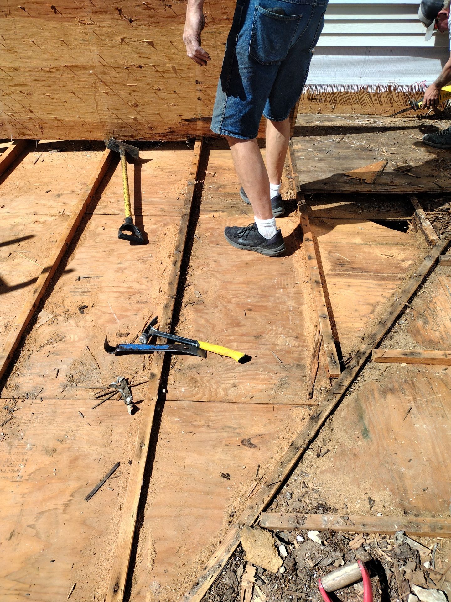 Dec-Tec Walkable Membrane using Dec-Tec (Color: Granite) by Orezona Building & Roofing Company, Inc.