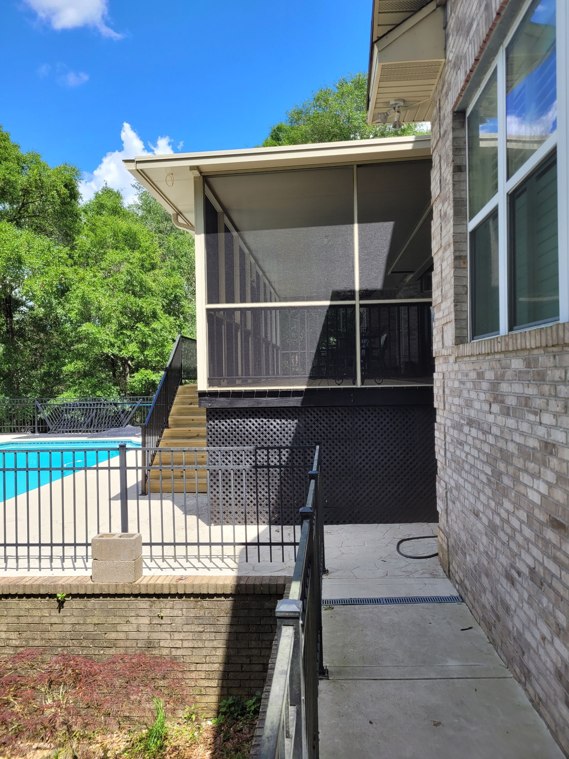 Elevated Screen Room in Crestview by Titan Sunrooms