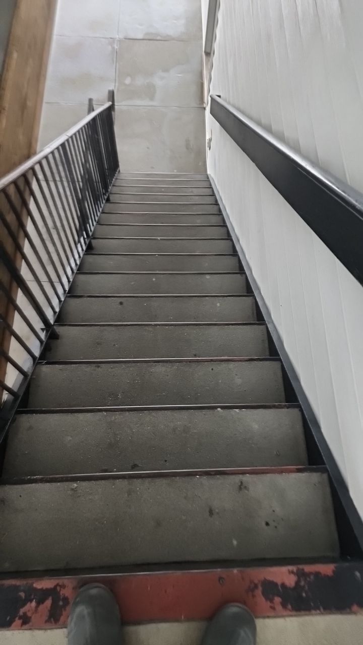 Appartment cleaning by Power Wash Masters LLC
