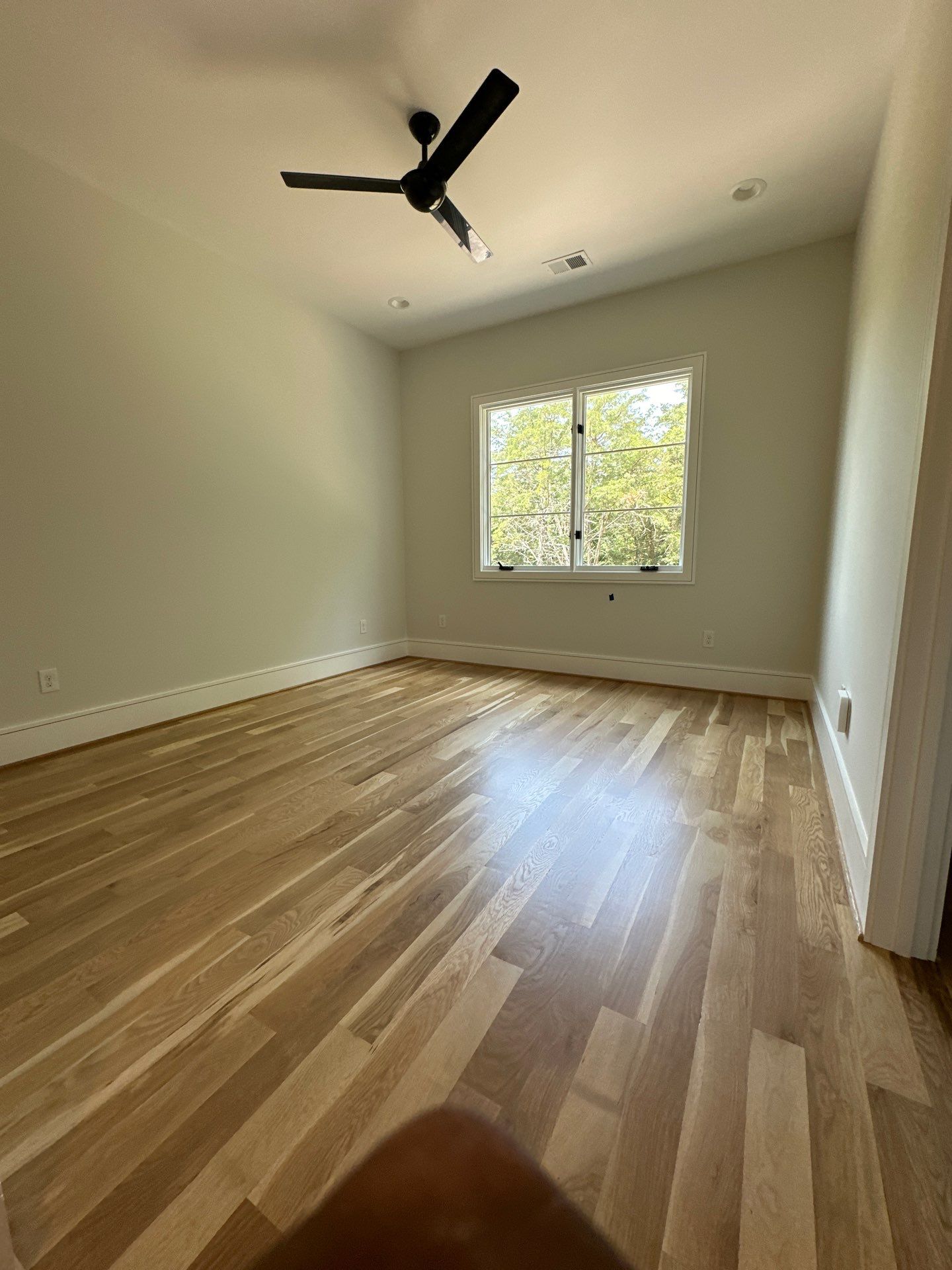 Interior Paint and Flooring in Nashville by Music City Improvements