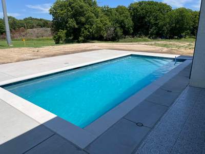 Geometric Pool with Tanning Ledge