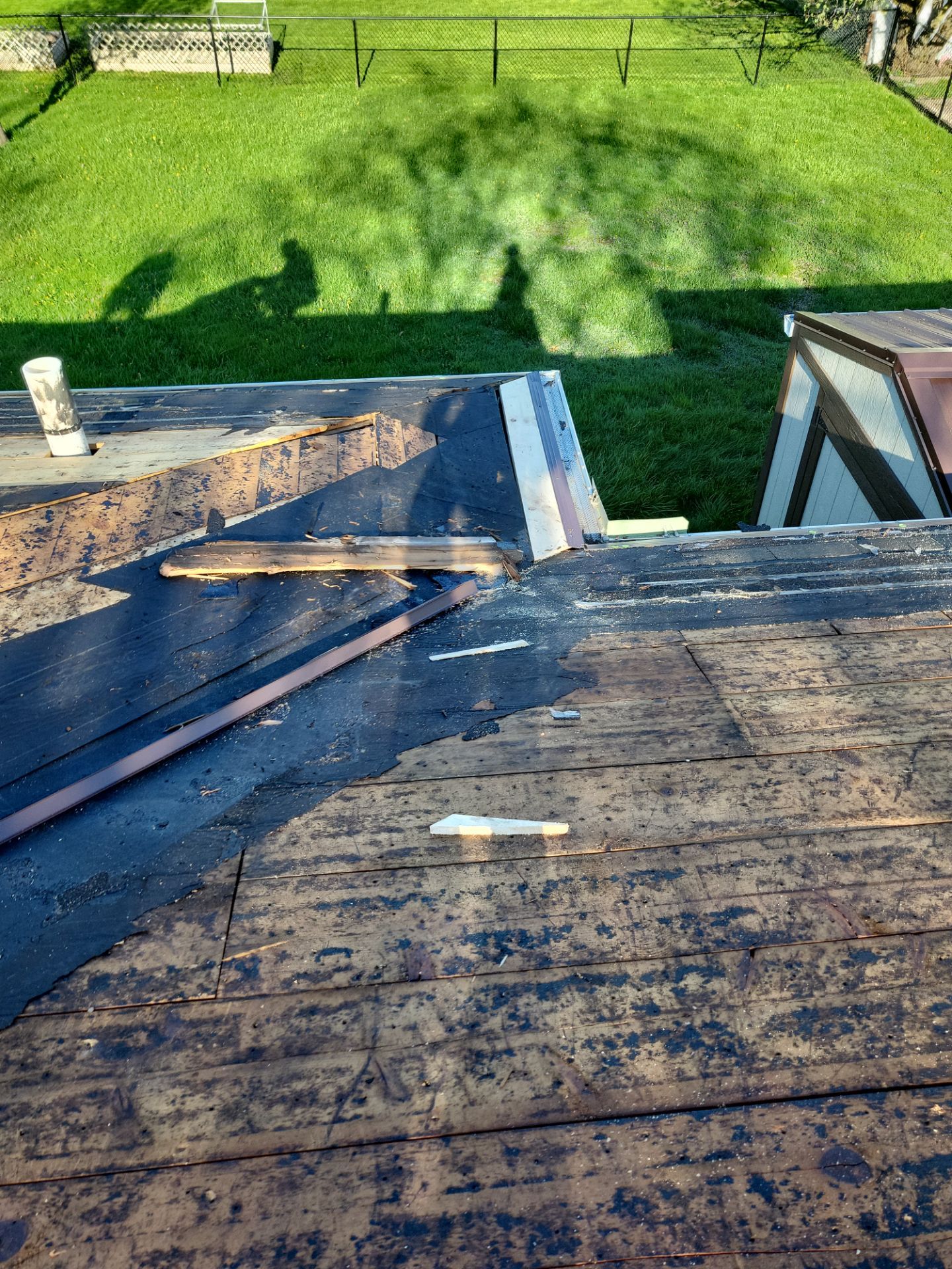 Atlas Pinnacle, Color, Weathered Wood, Drip Edge, Royal Brown by Eagle Eye Roofing