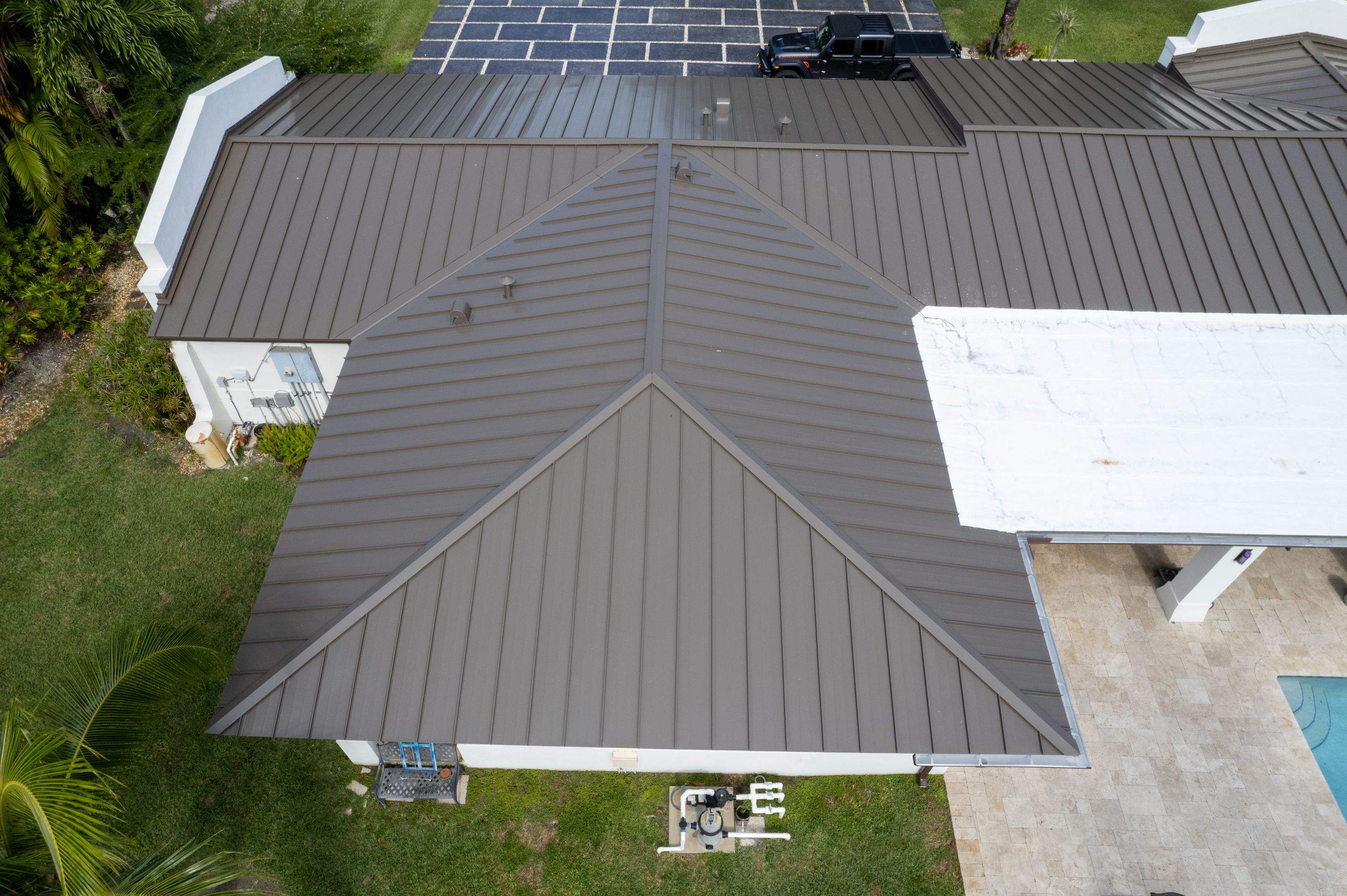 Metal Roof - Galvalume - Medium Bronze by Istueta Roofing
