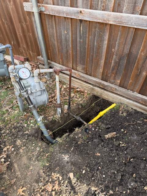 Modern Rectangular Plunge Pool with Turf by Pinnacle Pools and Spas - DFW